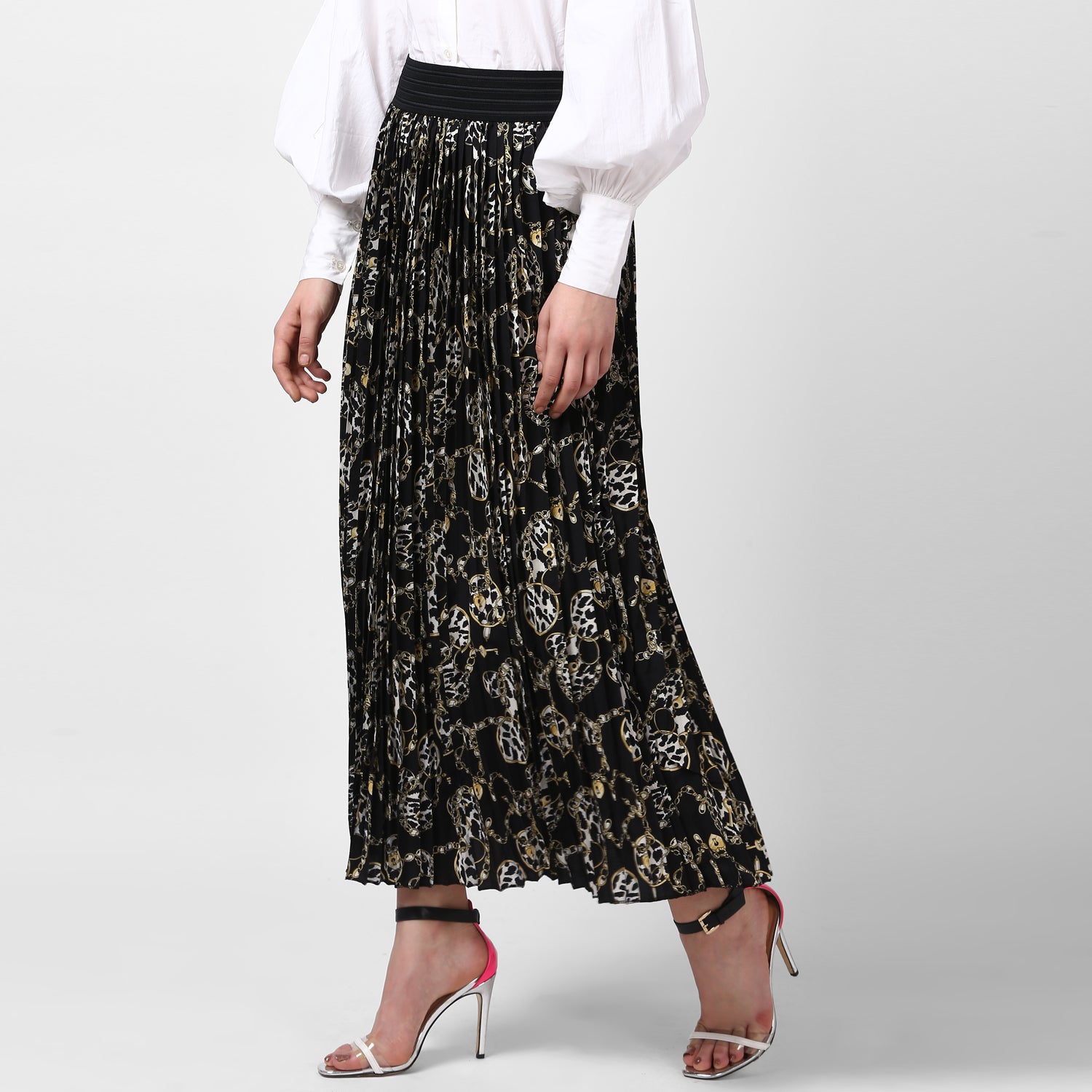Women's Black Chain Print Pleated Skirt - StyleStone