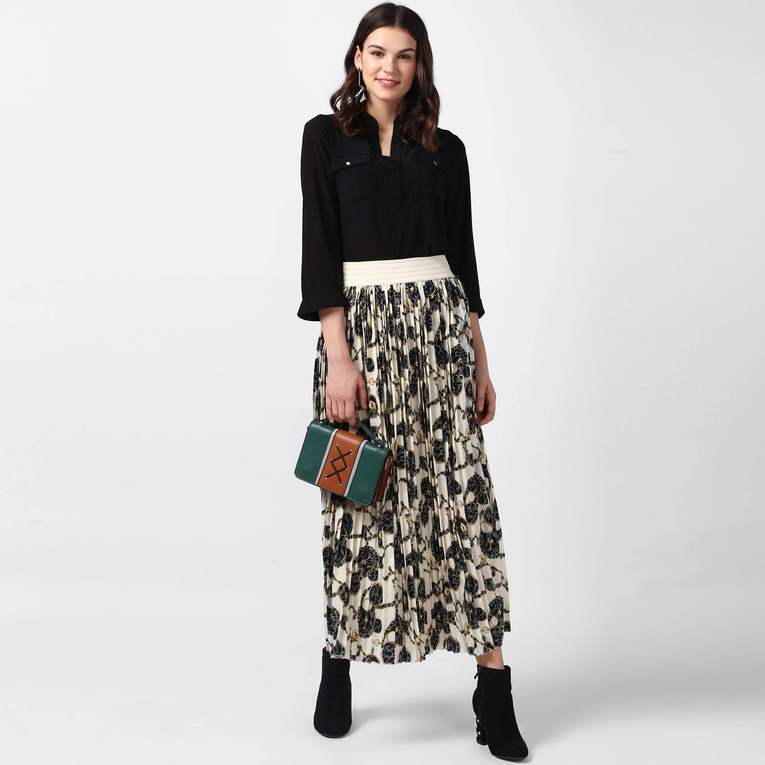 Women's Cream Chain Print Pleated Skirt - StyleStone