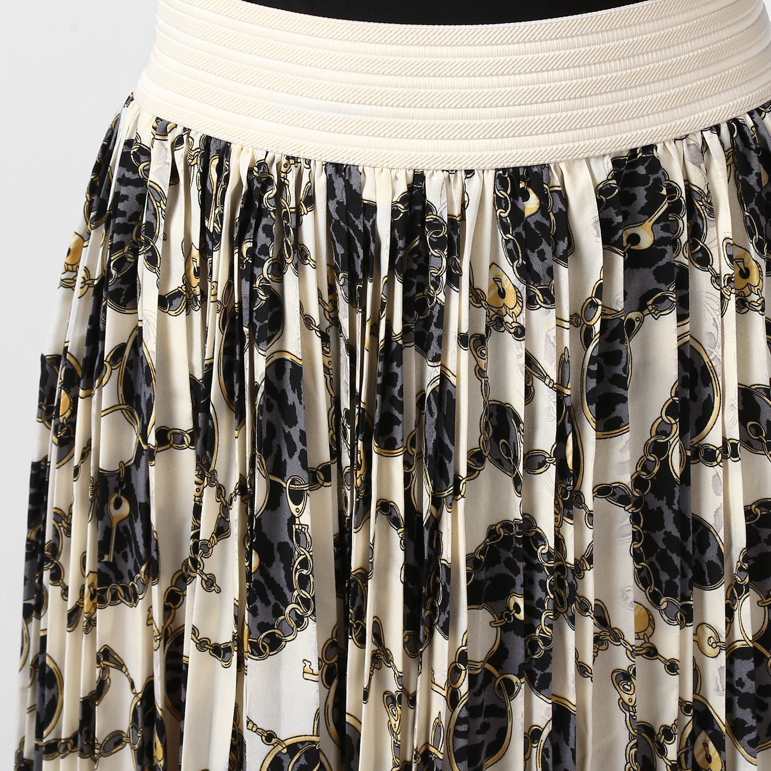 Women's Cream Chain Print Pleated Skirt - StyleStone