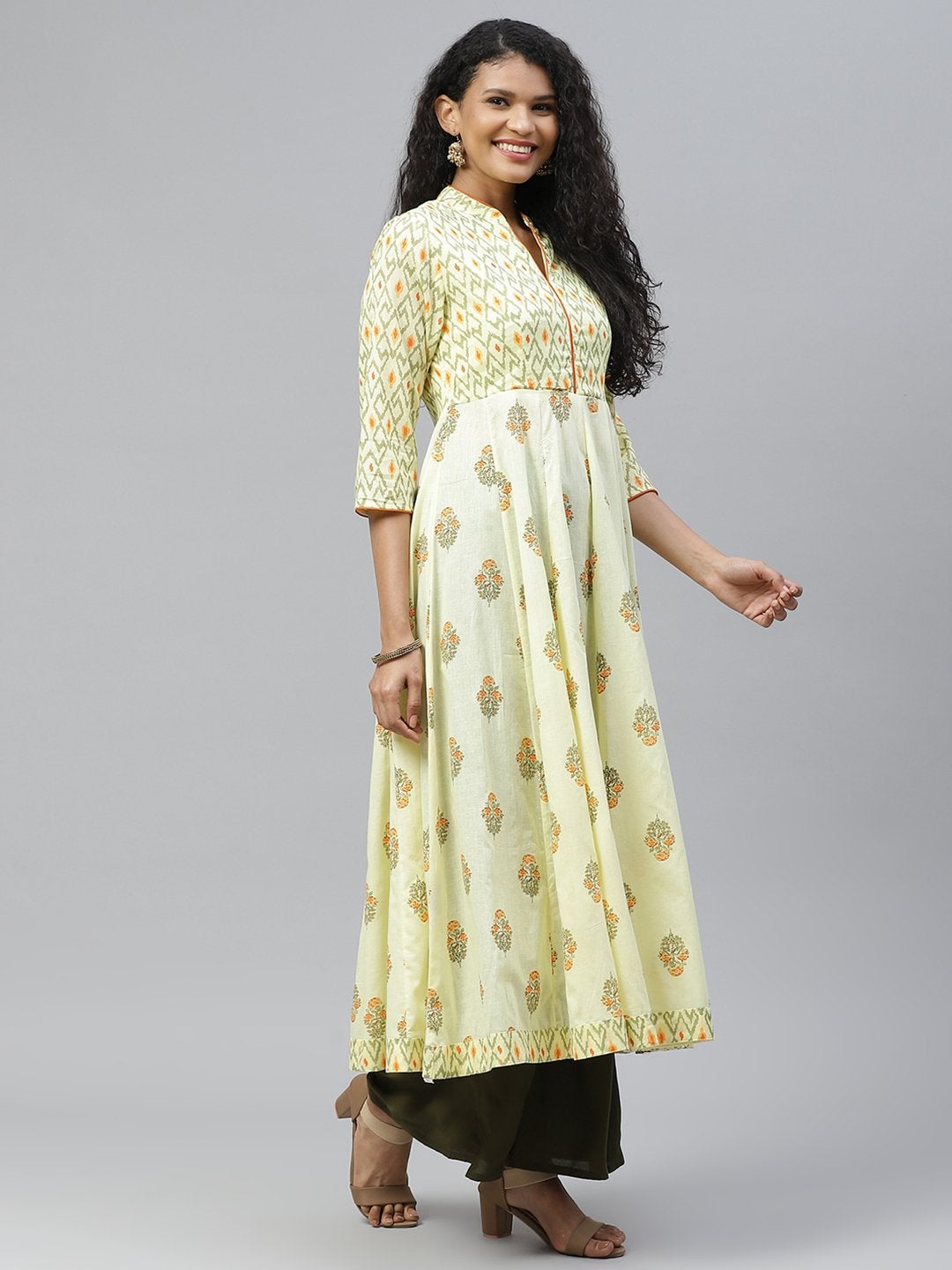 Women's Yellow Stylish Print Cotton Anarkali Kurta - Poshak Hub