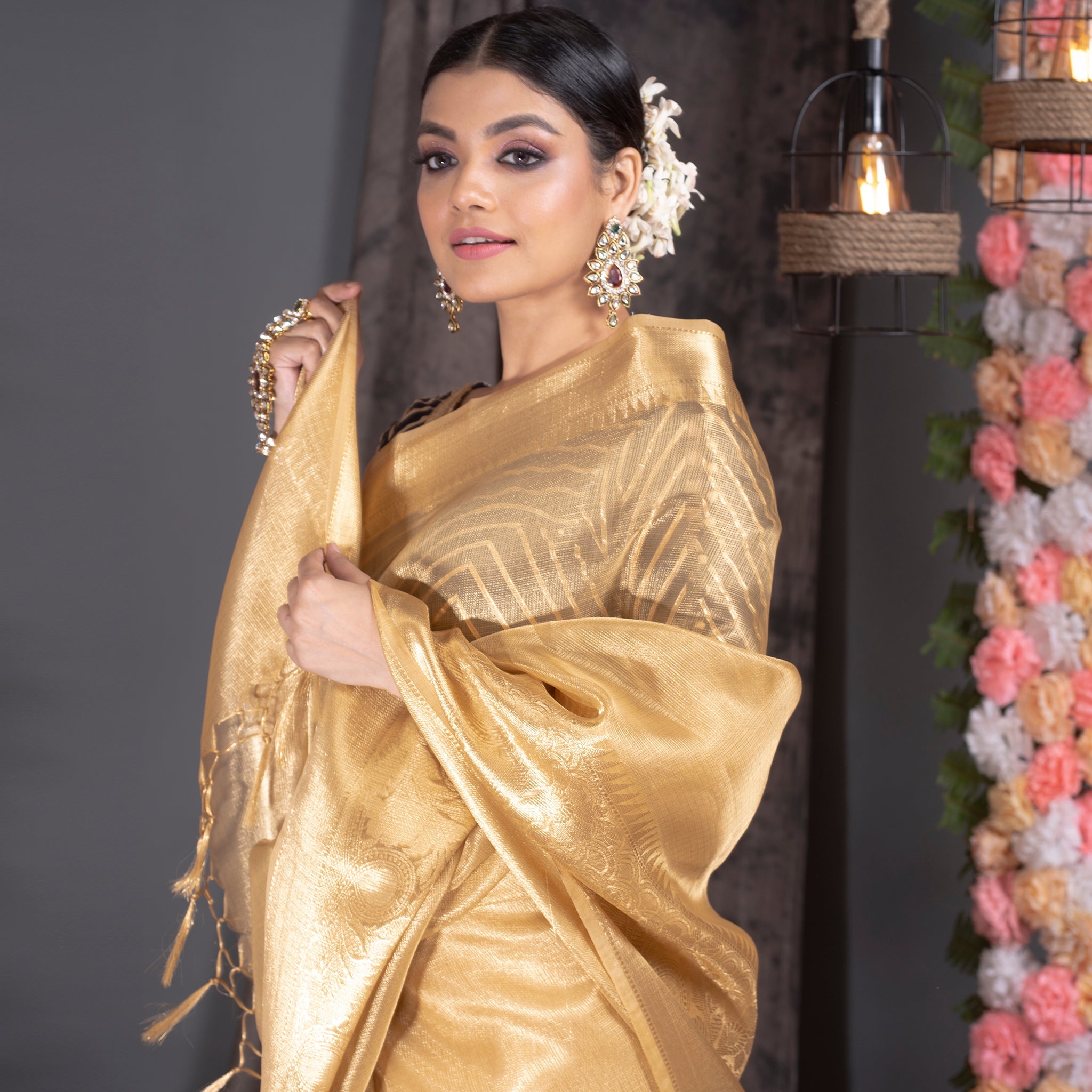 Women's Gold Zari Silk Organza Saree With Floral Zari Mahapar Border - Boveee