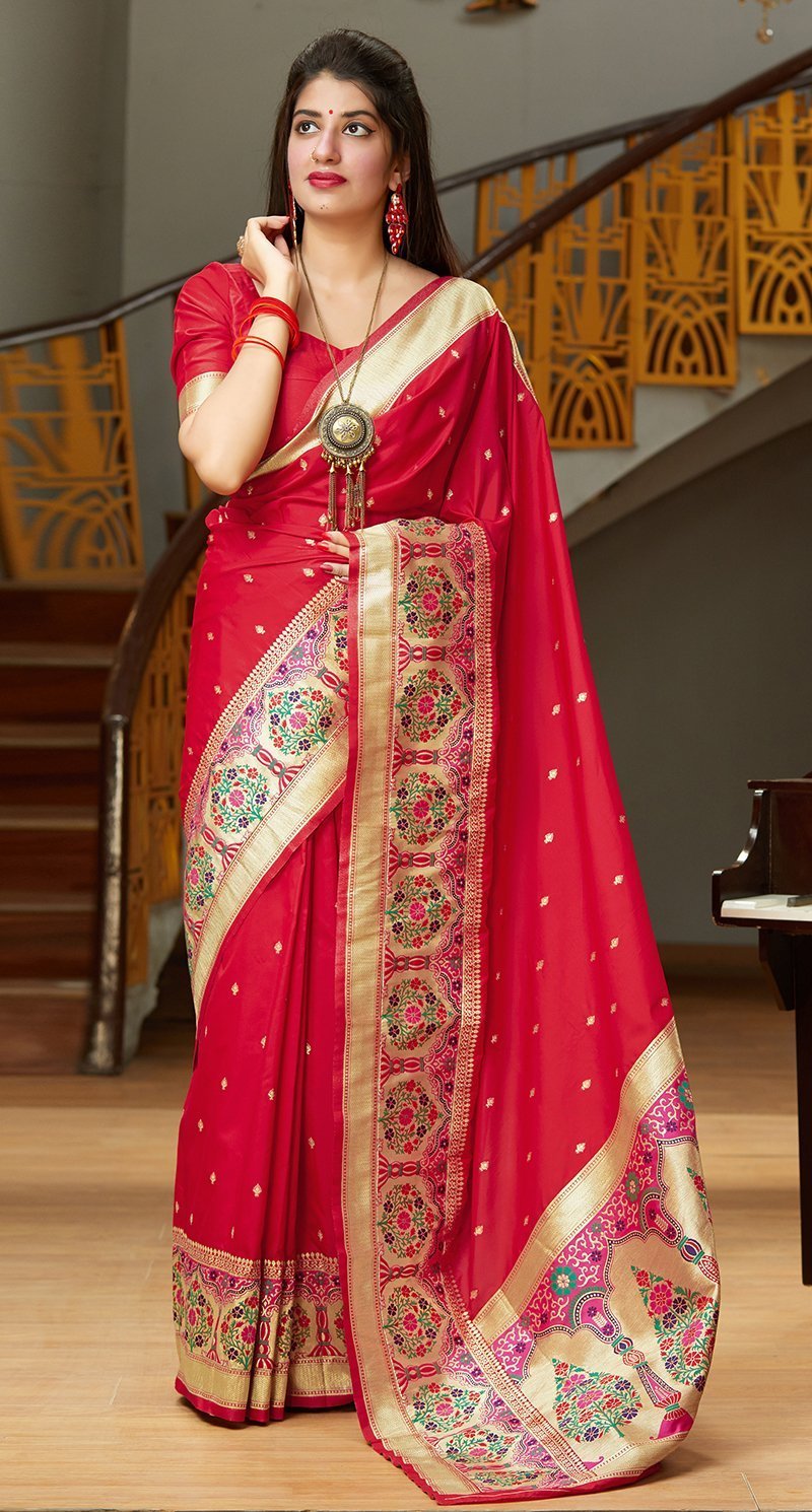 Women's Fabulous Banarasi Silk Saree With Unstitched Blouse - Monjolika