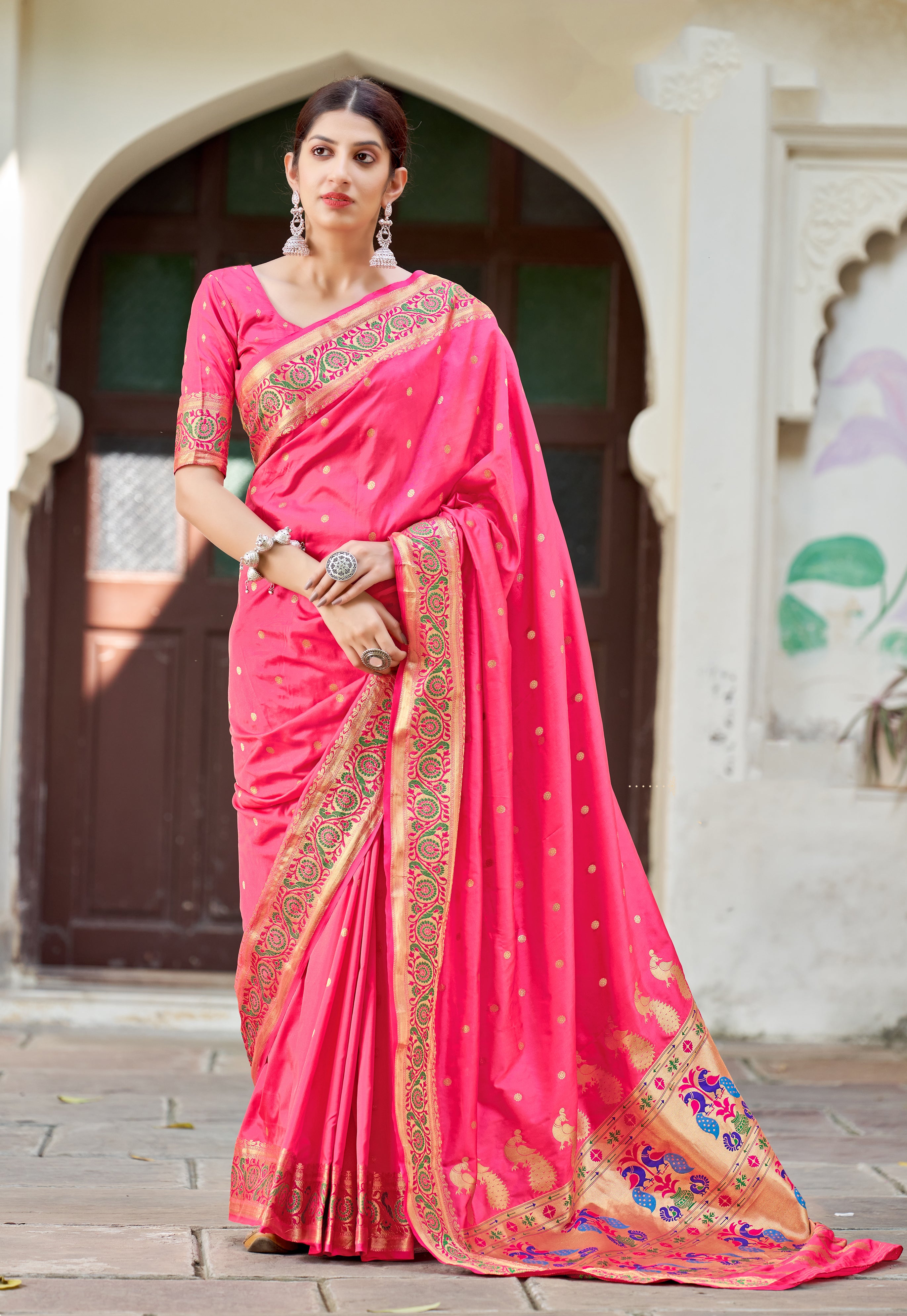 Women's Dark Pink Weaving Traditional Banarasi Saree - Monjolika Fashion