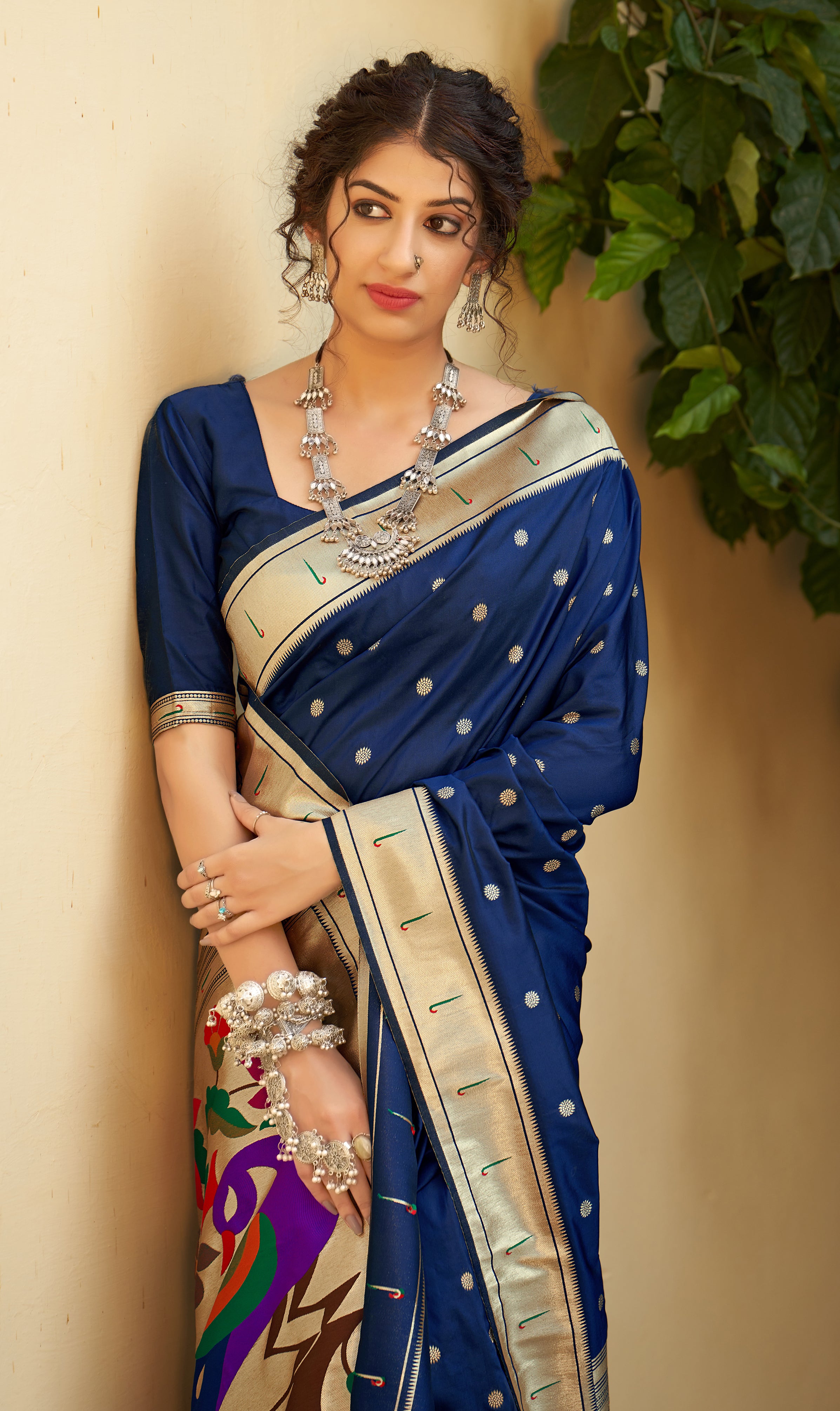 Women's Navy blue Color Traditional Weaving Silk Saree - Monjolika Fashion