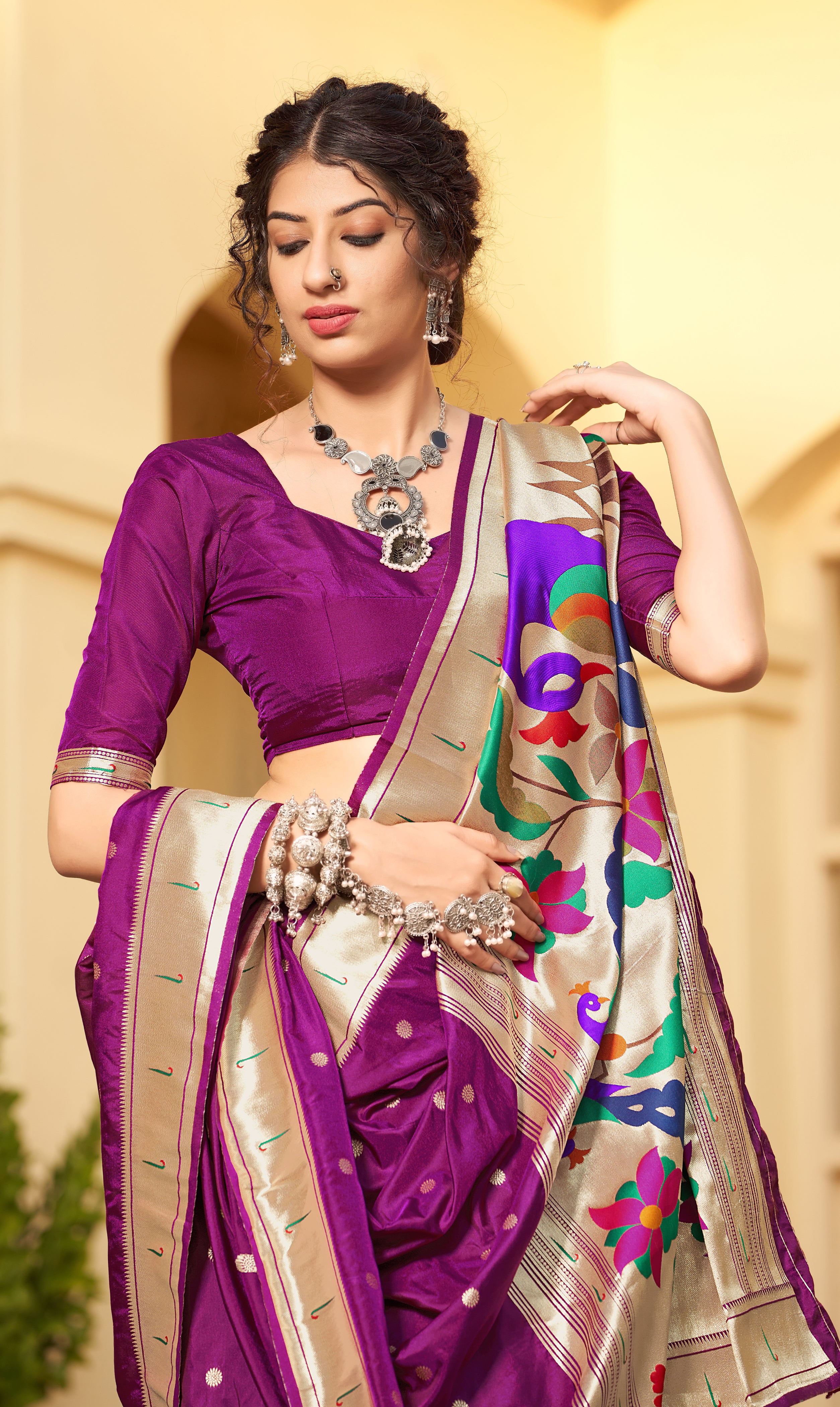 Women's Wine Color Traditional Weaving Silk Saree - Monjolika Fashion