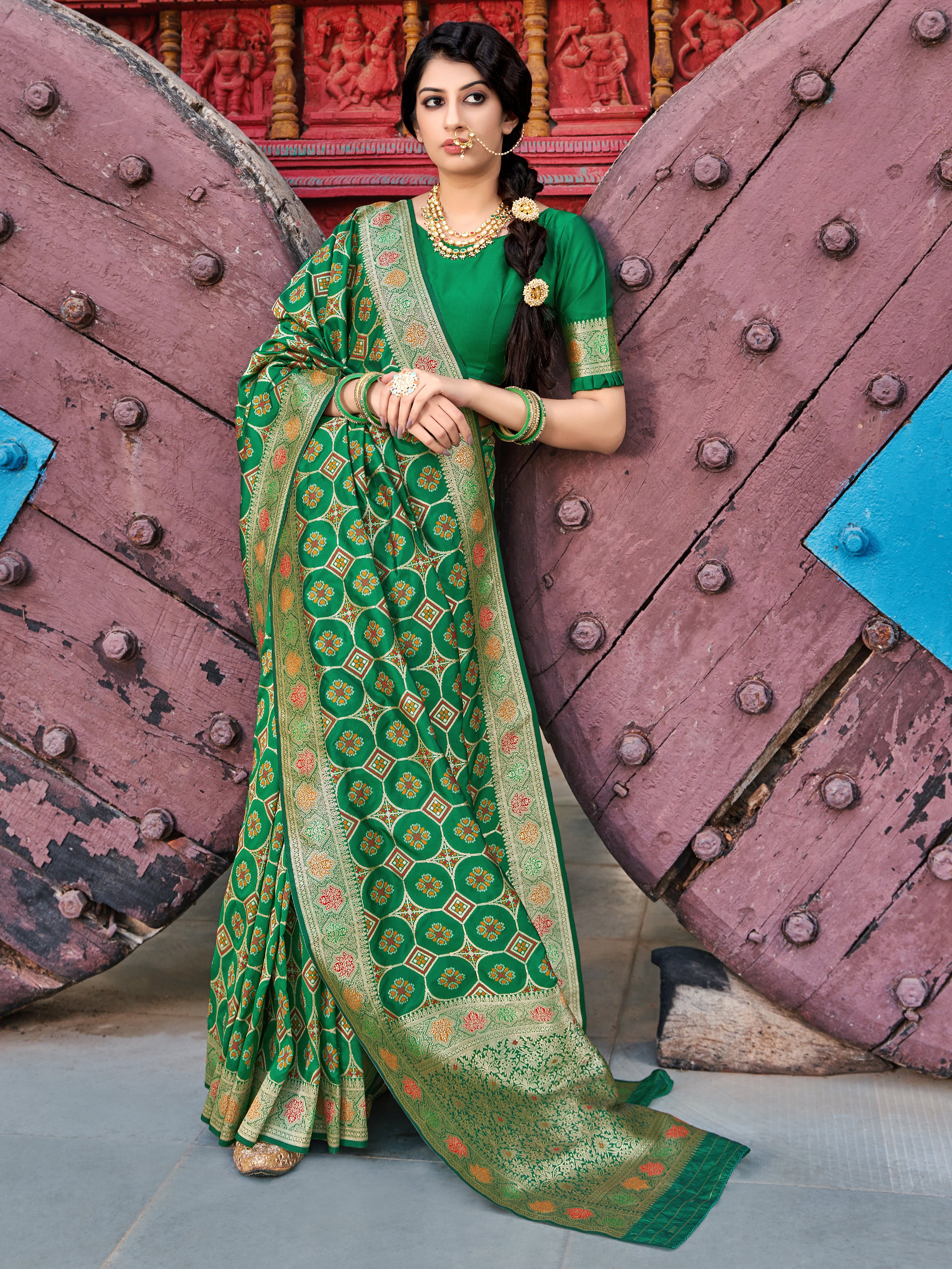 Women's Dark green Weaving Banarasi Silk Designer Traditional Saree - Monjolika