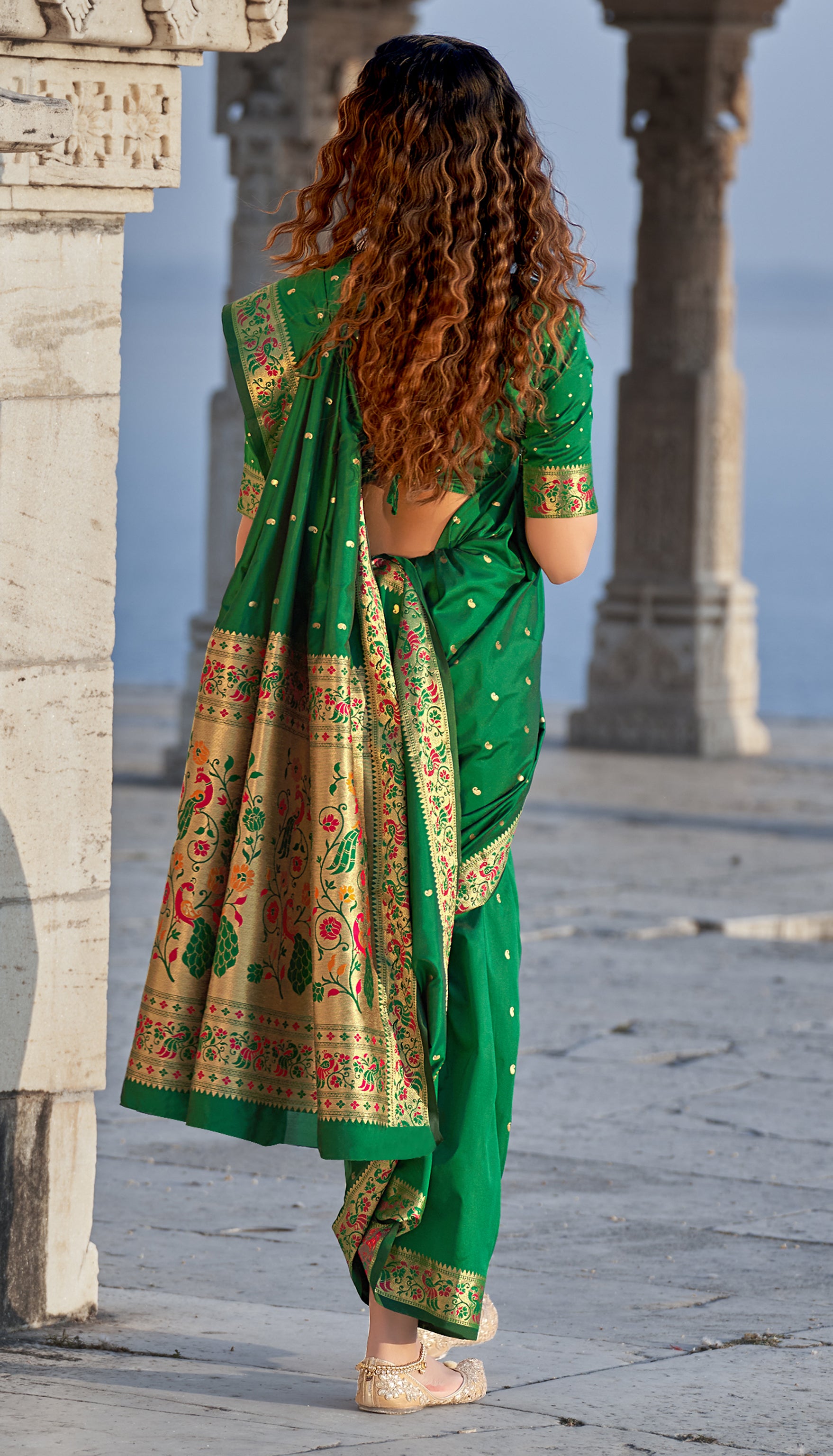 Women's Green Weaving Banarasi Silk Classic Saree - Monjolika