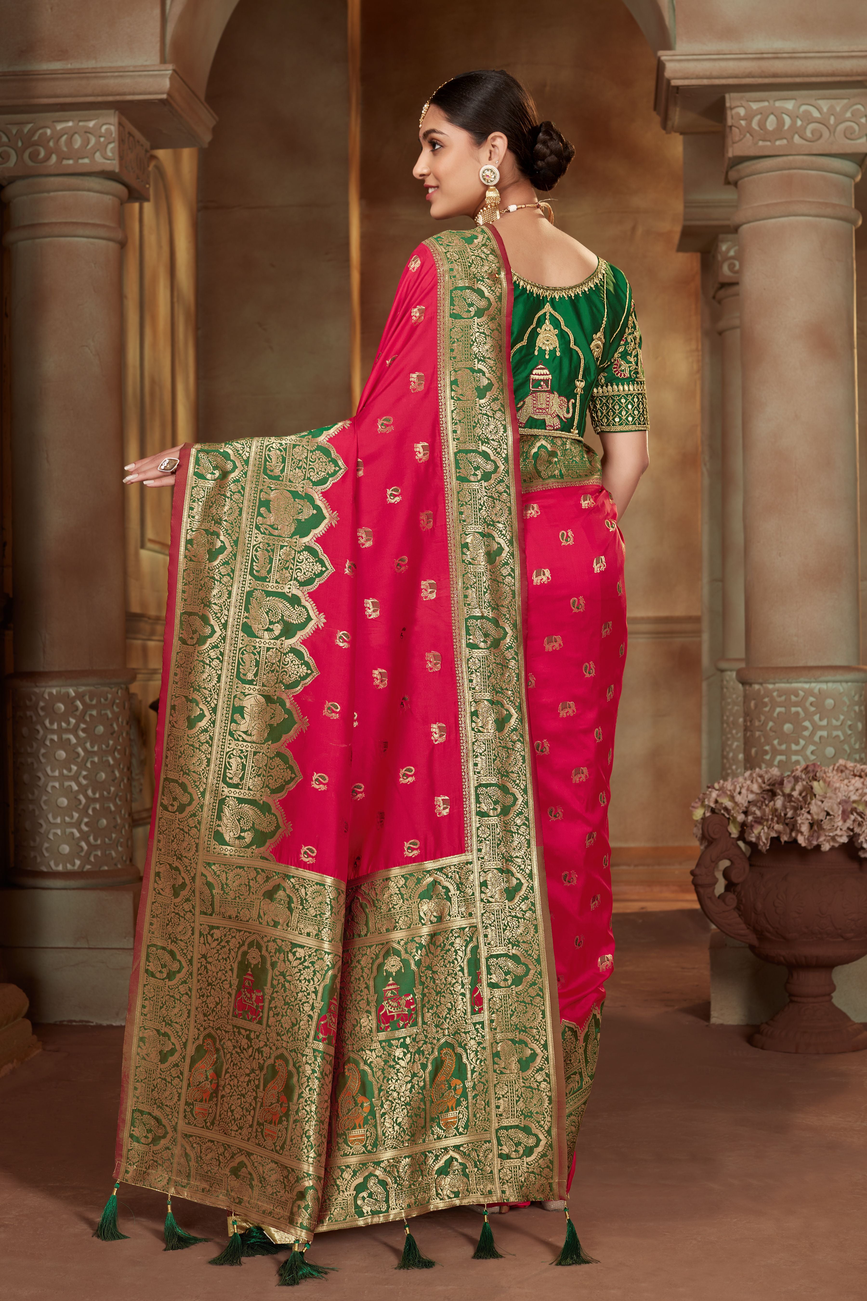 Women's Magenta Color Banarasi Silk Woven Tradtional Saree With Heavy work Blouse - Monjolika