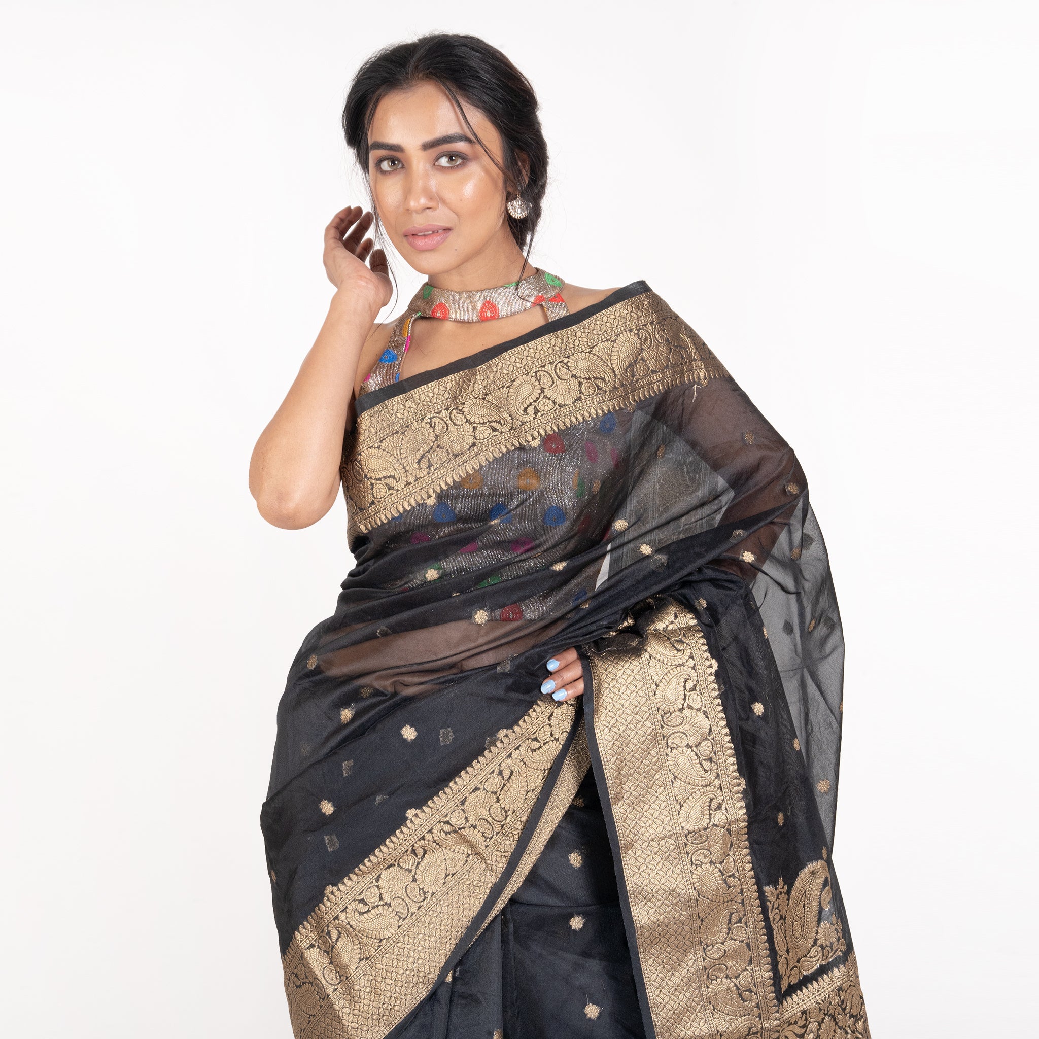 Women's Black Kora Organza Banarasi Silk Saree With Golden Border And Woven Pallu - Boveee