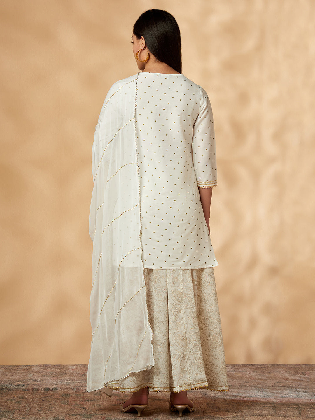 Women's Embroidered Off-White Kurta Set - IMARA