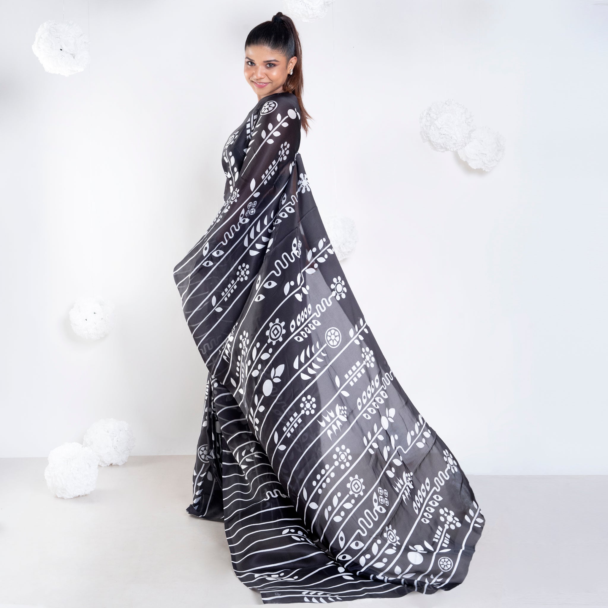Women's Parallel Satin Georgette Digital Printed Saree In Black Color - Boveee