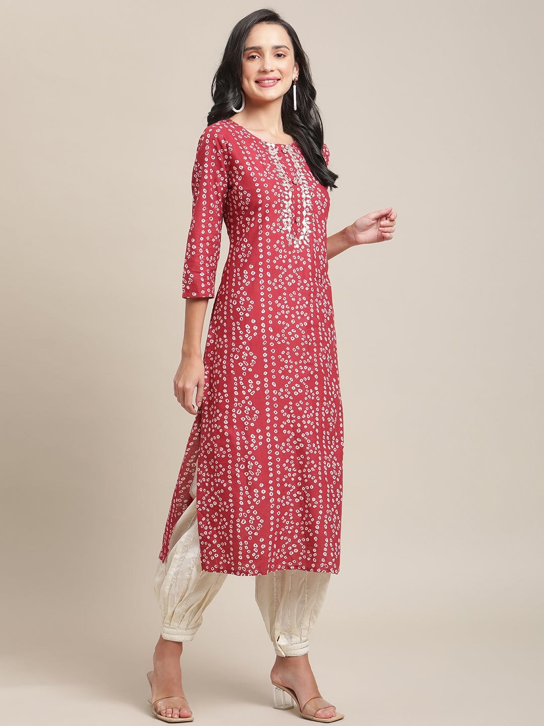 Women's Red And White Round Neckline Bandhani Printed  Straight Kurta With Embroidery And 3/4Th Sleeve - Varanga
