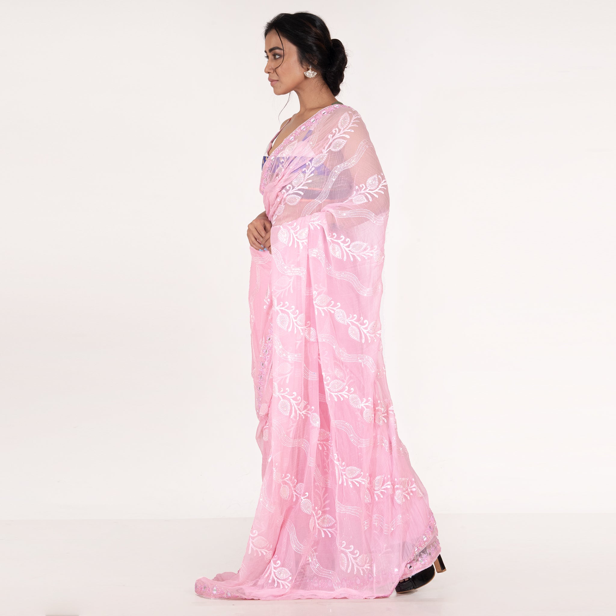 Women's Pink Pure Chiffon Fully Embroidered Saree With Crystallization - Boveee