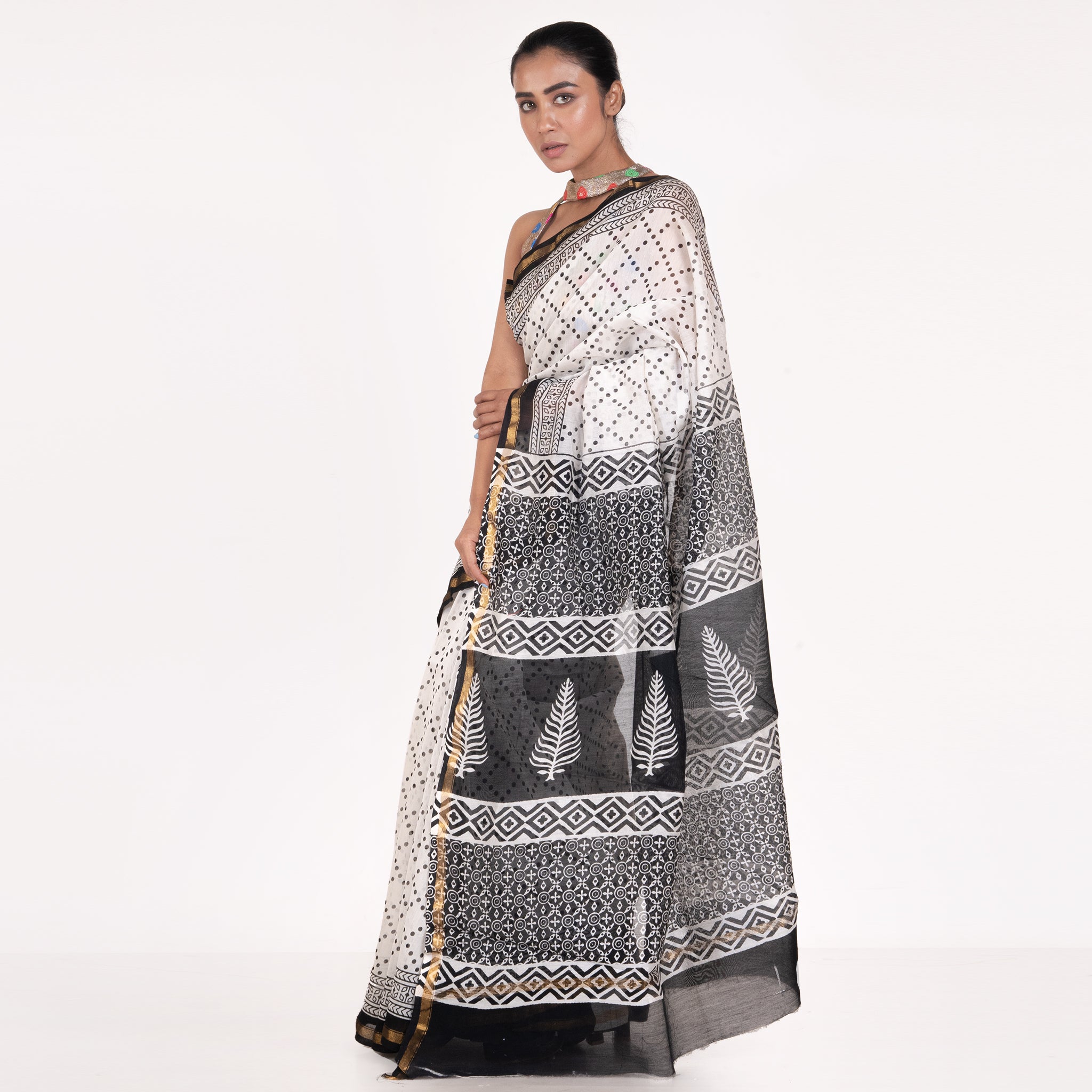 Women's Offwhite And Black Cotton Silk Chanderi Saree With Jaipuri Blockprint - Boveee