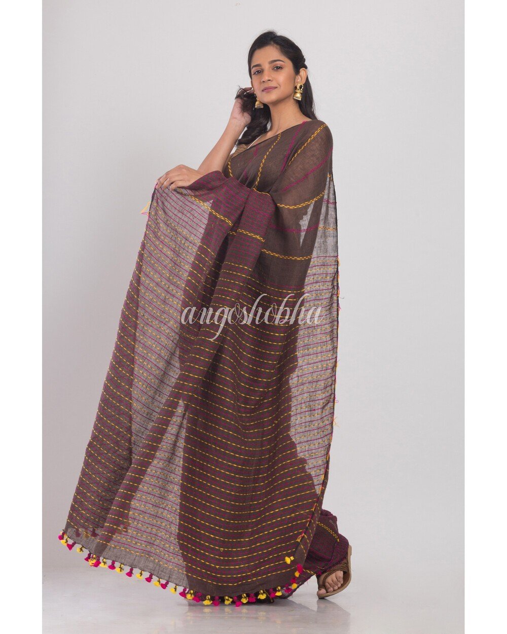 Women's Dark Brown Handwoven Linen Saree - Angoshobha