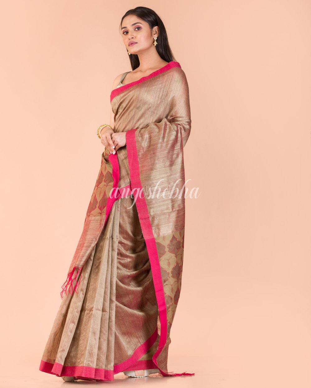Women's Beige Matka silk Jamdani saree - Angoshobha