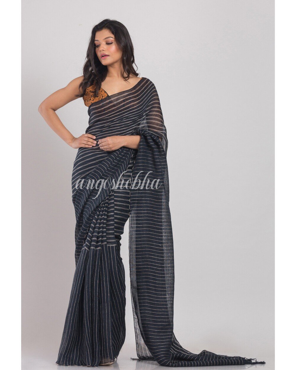 Women's Dim Grey Handloom Linen Saree - Angoshobha
