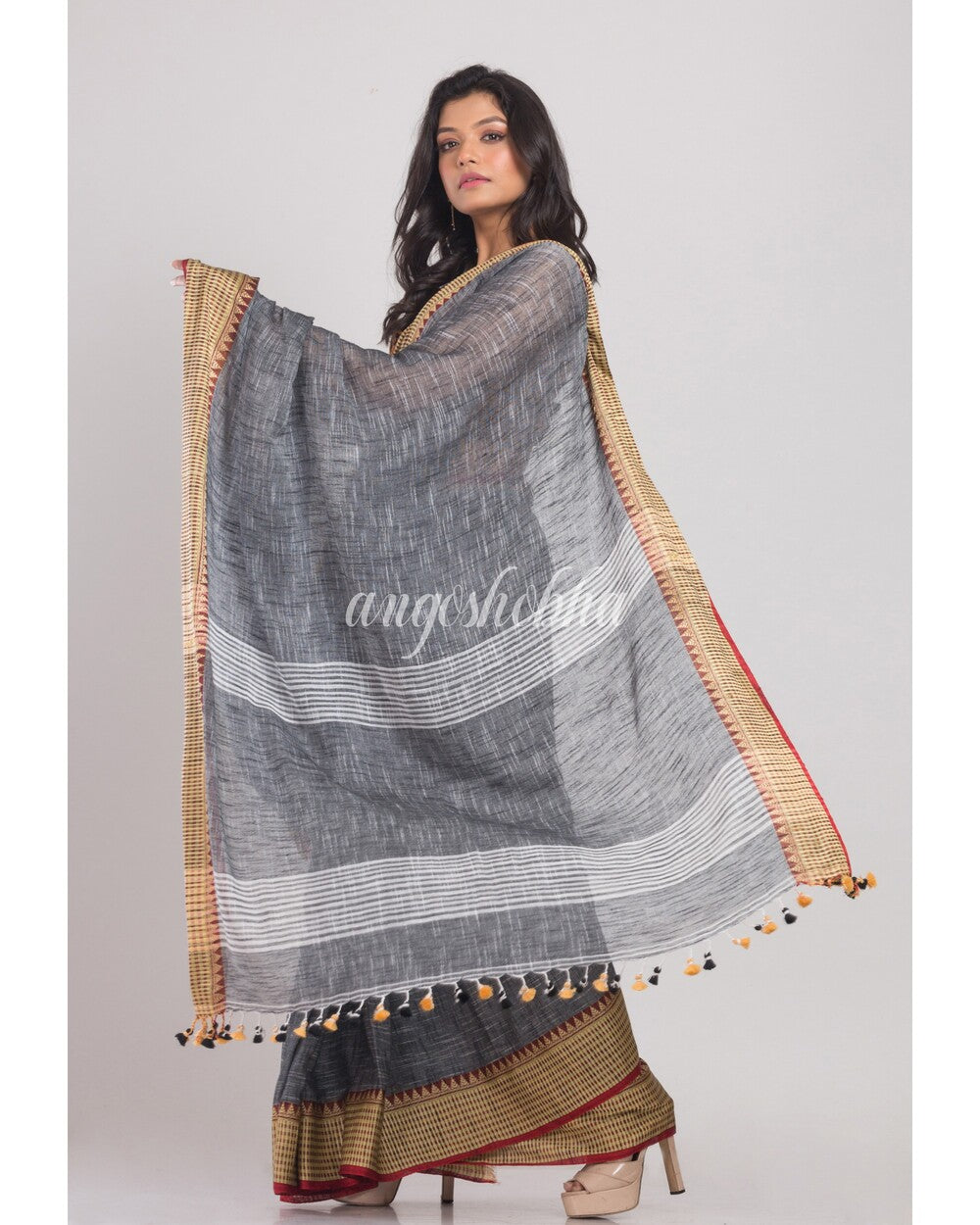 Women's Grey Handloom Soft Cotton Saree - Angoshobha