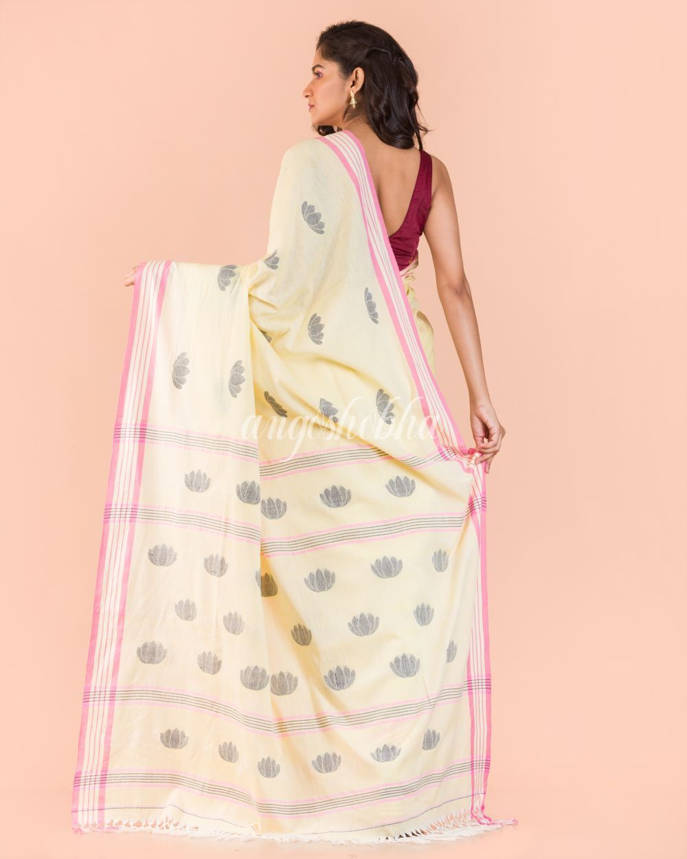 Women's Cream Cotton Jamdani Saree - Angoshobha