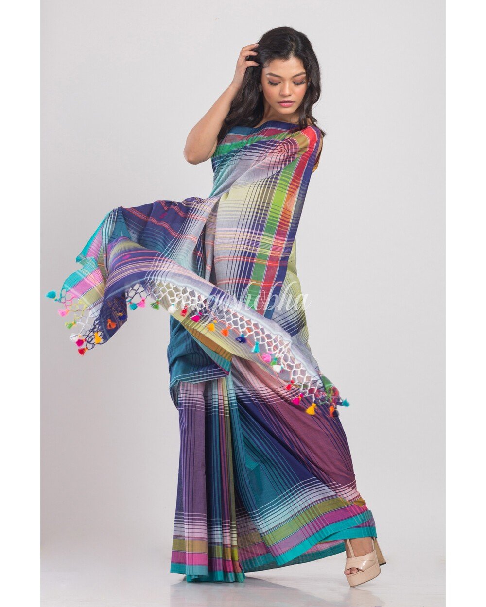 Women's Multicolor Handwoven Cotton Saree - Angoshobha