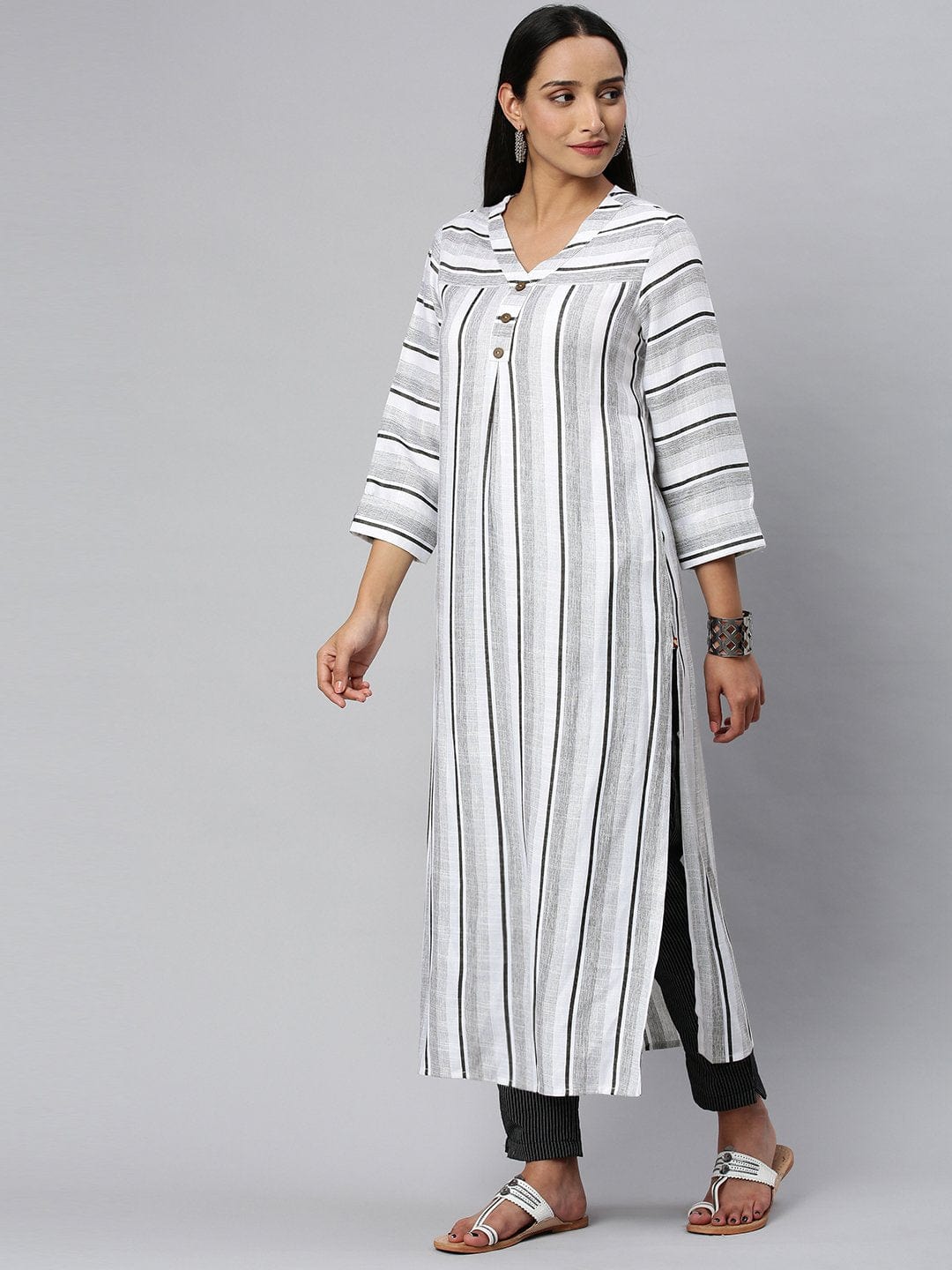 Women's KSUT White And Black Stripe Woven Kurta With 3/4Th Sleeves - Varanga