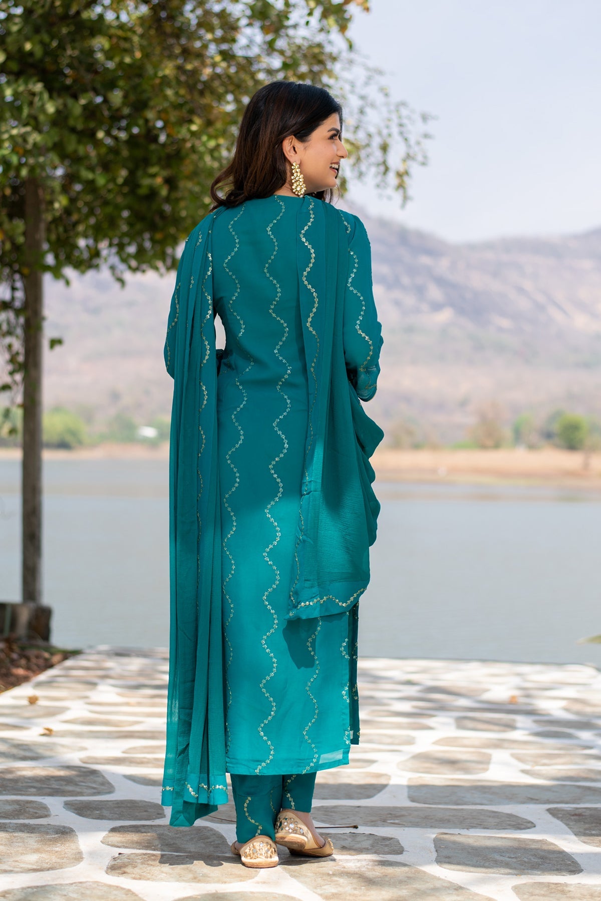 50 Latest Back Neck Designs For Kurti and Salwar Suits (2022) - Tips and  Beauty | Kurti neck designs, Kurta neck design, Salwar neck designs