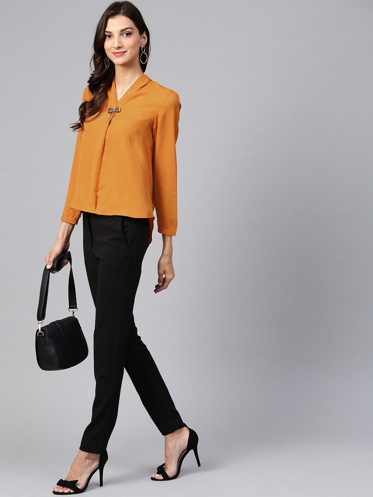 Women's Solid Top With Front Brotch - Pannkh