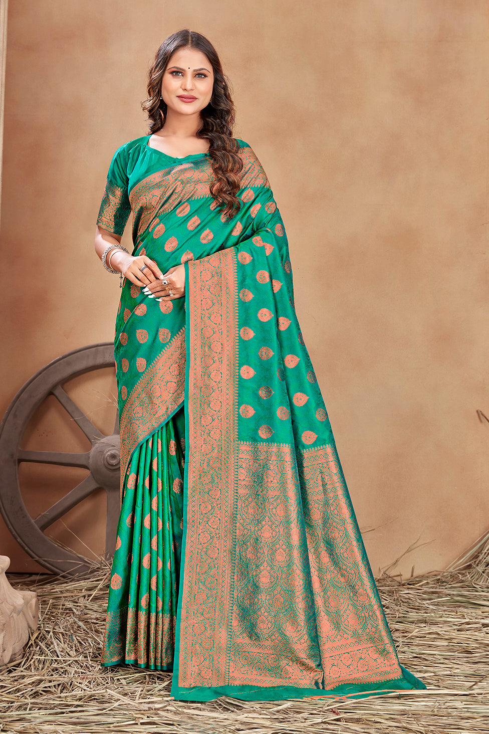 Women's Sea green color woven zari work banarasi saree - Monjolika