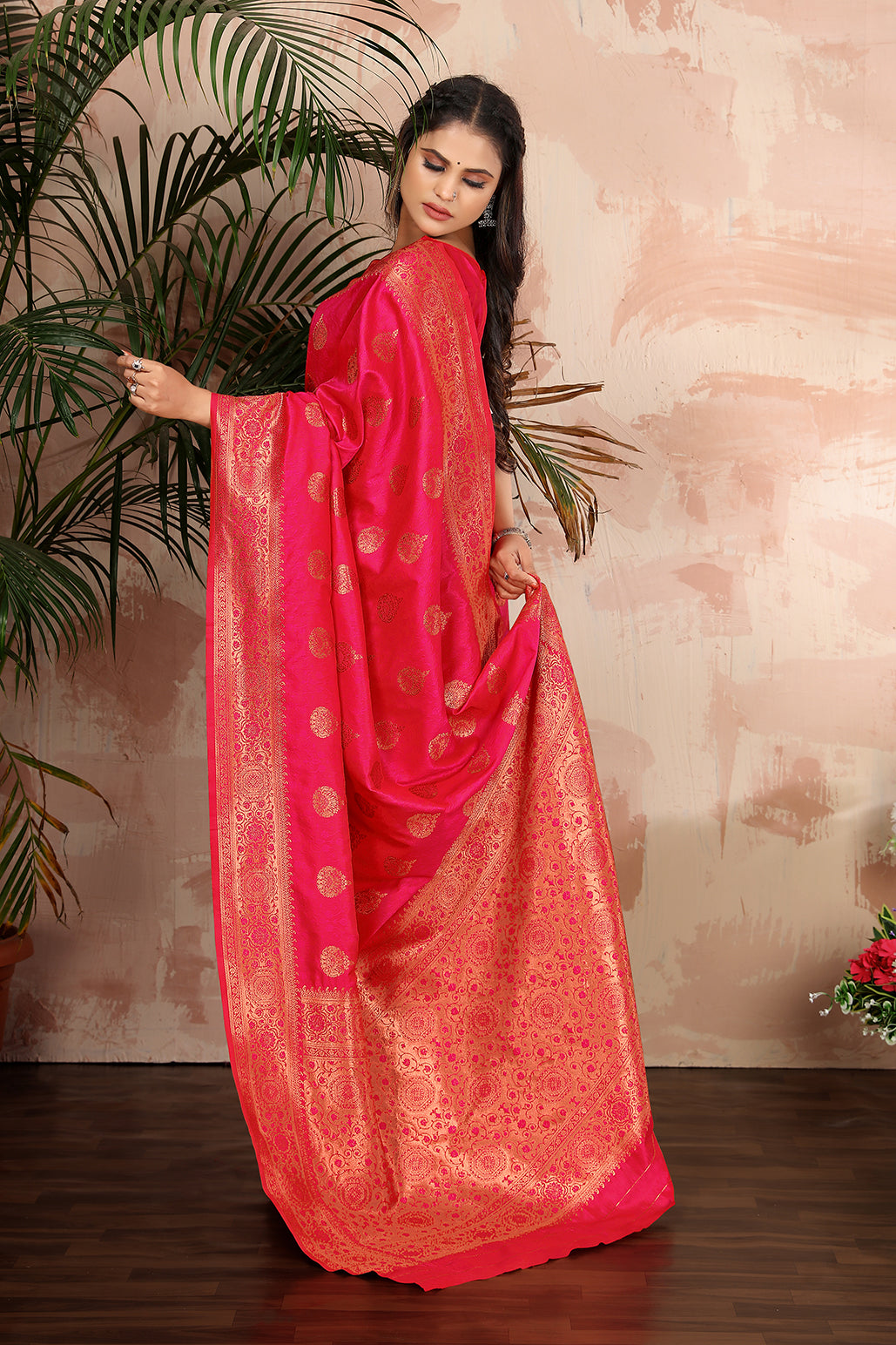 Women's Rani Pink color woven zari work banarasi saree - Monjolika