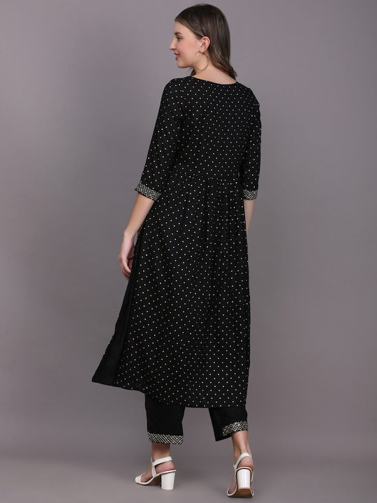 Women's Black Floral Yoke Design Thread Work Kurta With Palazzos & With Dupatta