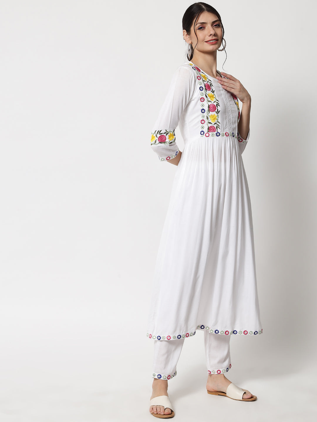 Women's White Floral Embroidered Thread Work Kurta With Trousers & Dupatta - Meeranshi