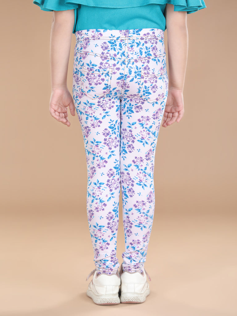 Color_White & Turquoise Blue
