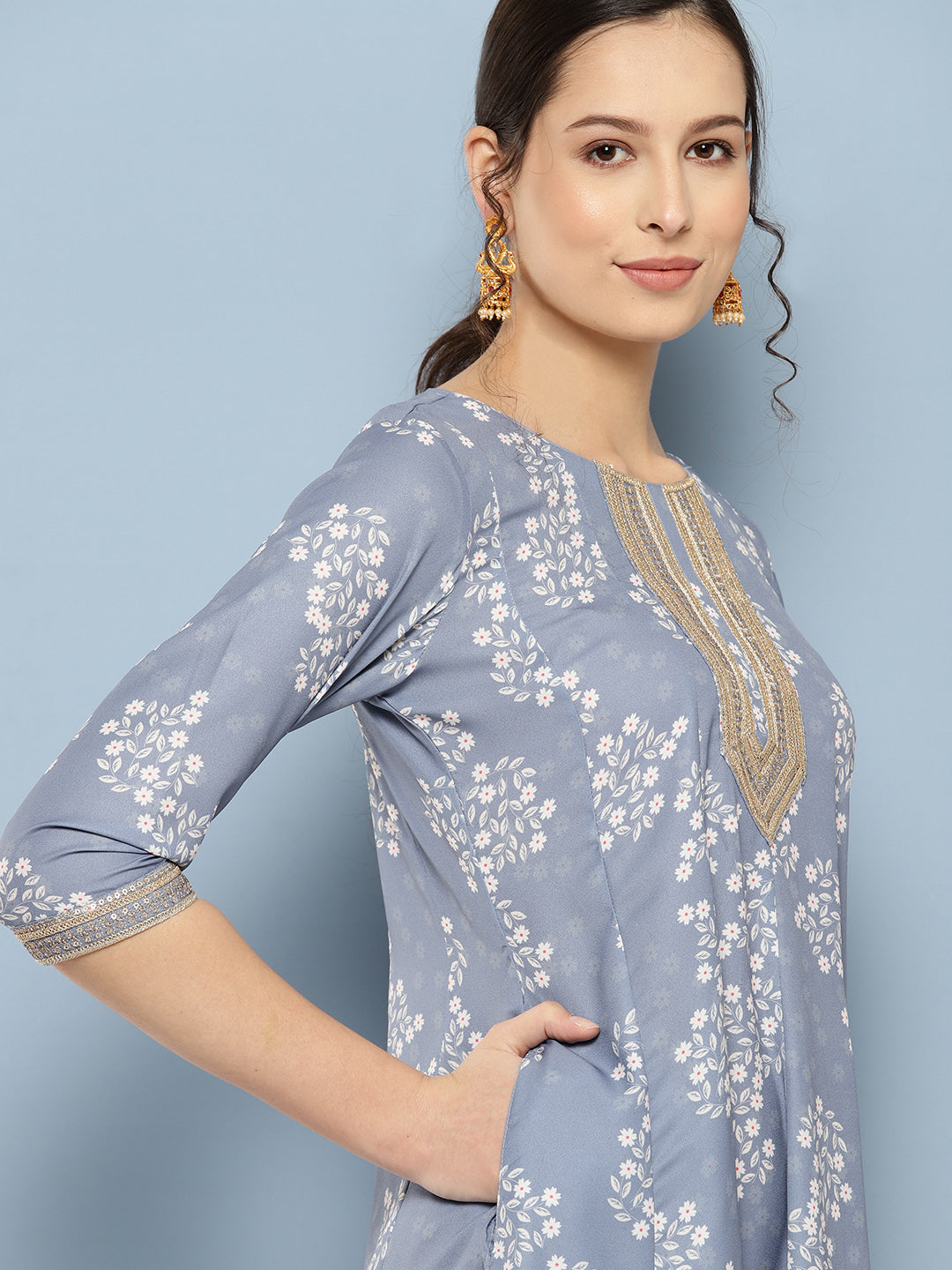 Ahalyaa Floral Printed Midi A-Line Ethnic Dress - L Ahalyaa Floral Printed Midi A-Line Ethnic Dress - L