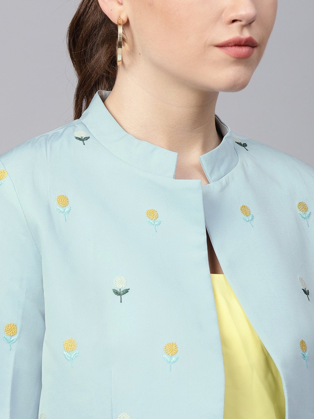 Women's Pastel Solid Fake Pocket Embroidered Blazer - Pannkh