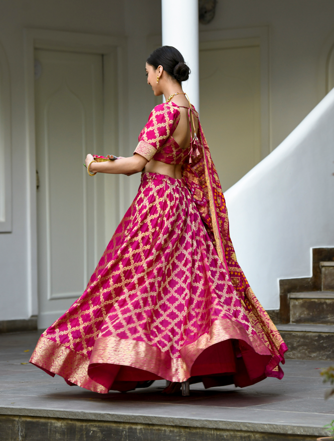 Women's Banarsi Pink Bandhani Lehenga (3Pc)