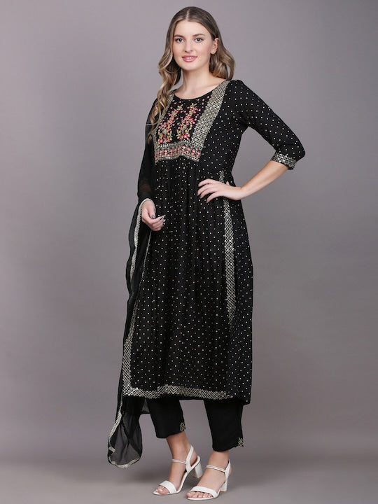 Women's Black Floral Yoke Design Thread Work Kurta With Palazzos & With Dupatta