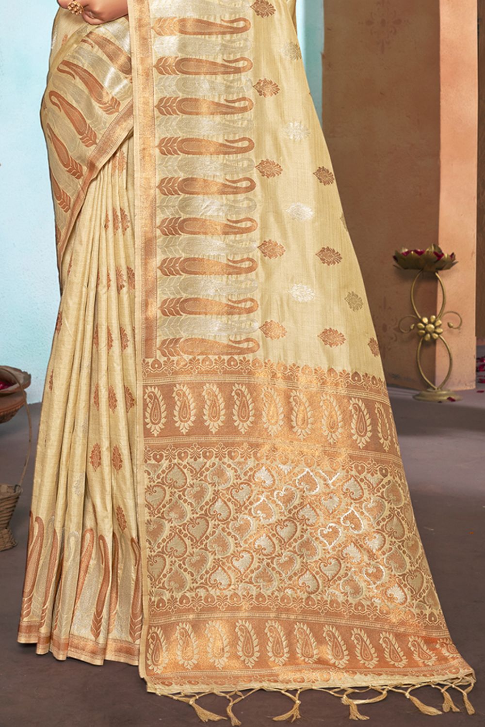 Women's Off White Silk Woven Zari Work Traditional Tassle Saree - Sangam Prints