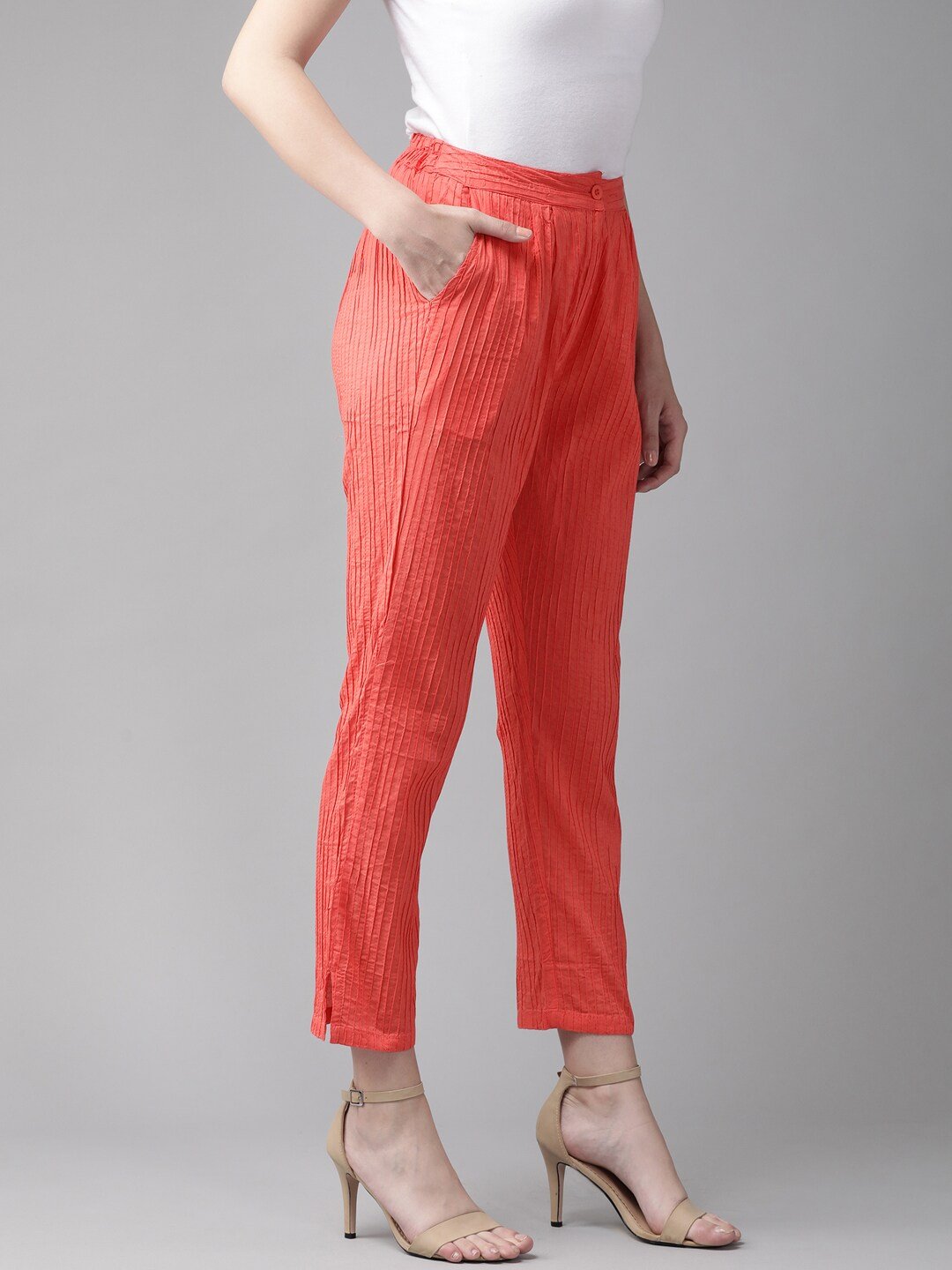 Women's  Peach-Coloured Regular Fit Solid Regular 3/4Th Trousers - AKS