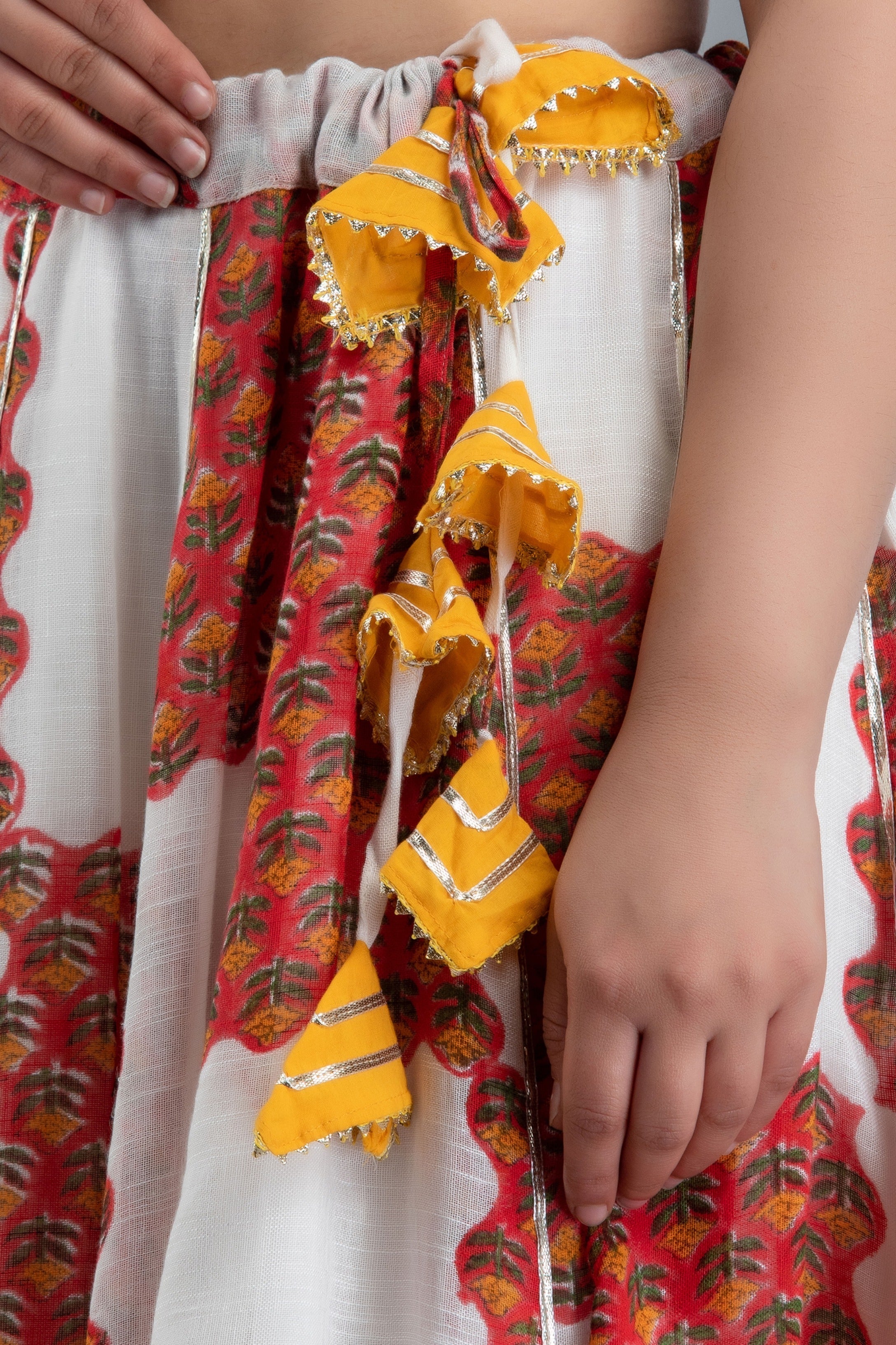 Women's Umrao Linen Skirt And Kota Doria Dupatta Set - Saras The Label