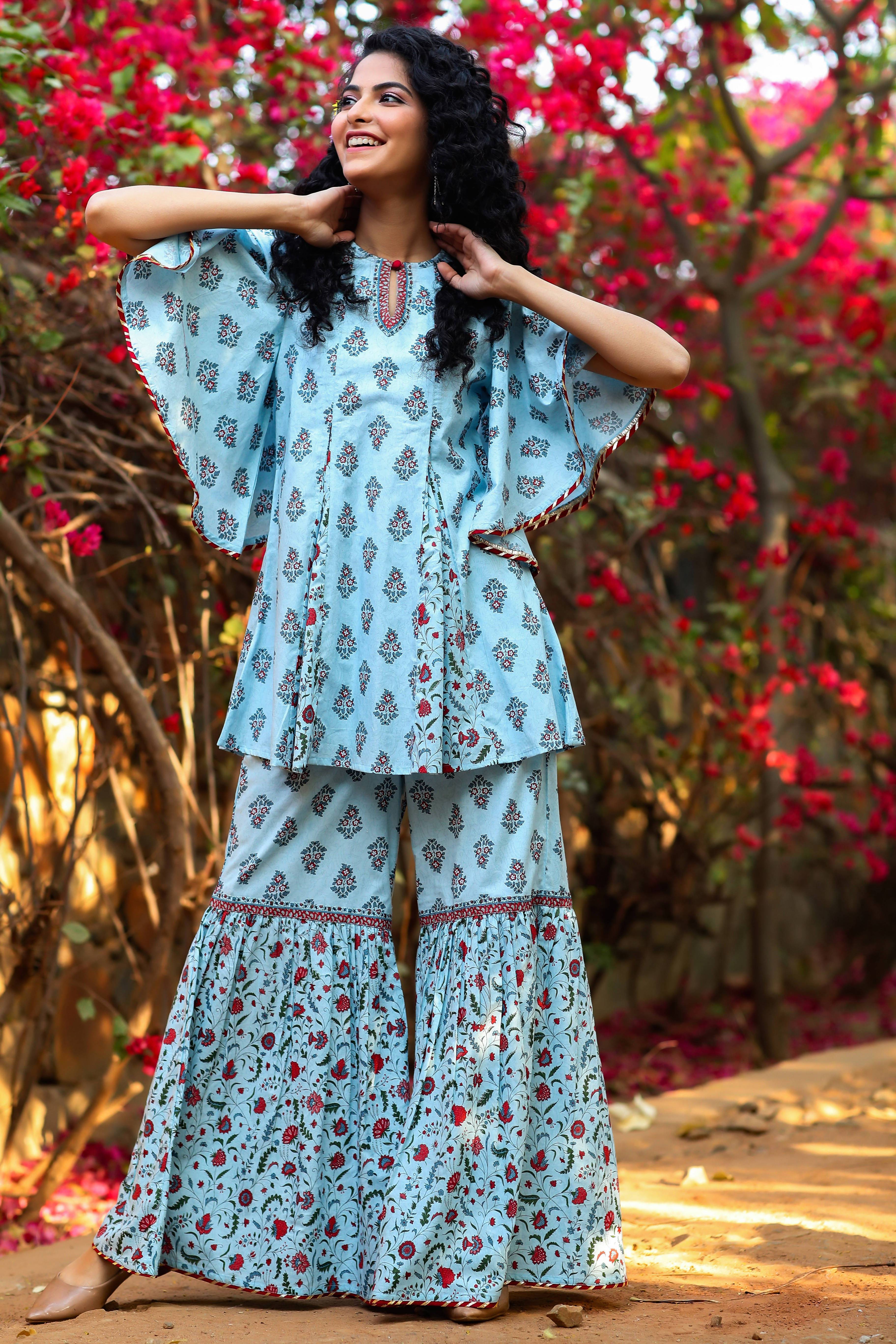 Buy_Women's_Blue_Cambric_Floral_Print_Tunic_Sharara_Set_With_Mask_Online_Trendia
