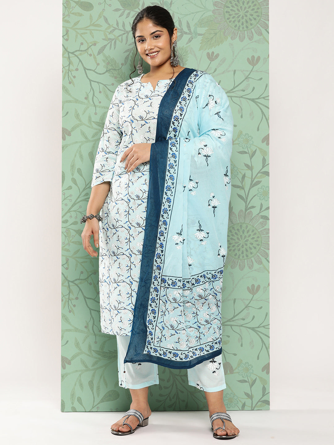 Women's Blue & White Floral Printed Pure Cotton Kurta With Trousers & Dupatta - Yufta