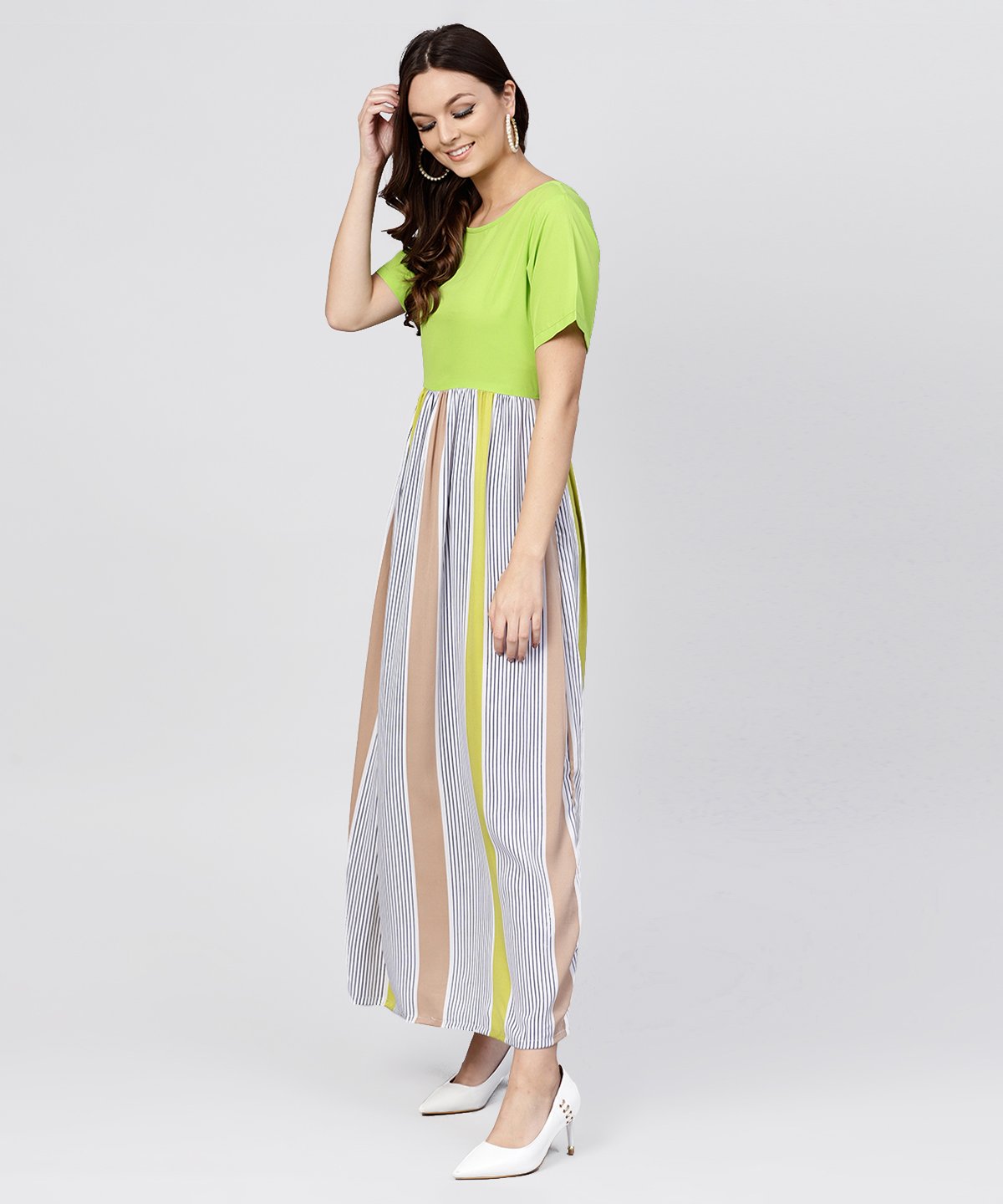 Women's Green Colored Maxi Dress With Round Neck And Half Sleeves - Nayo Clothing