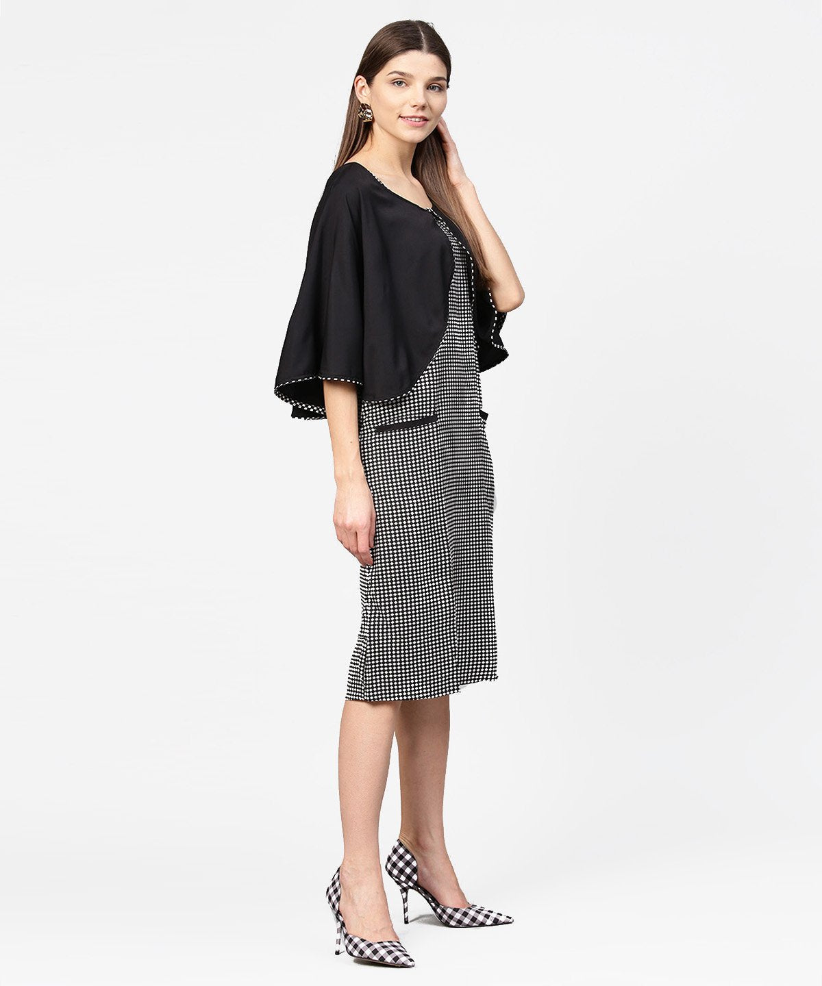 Women's Black Check Printed Flared Sleeve Double Pocket Dress - Nayo Clothing