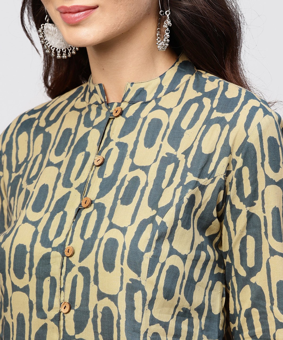 Women's Green Printed Panelled Cut A-Line Kurta With Madarin Collar And Front Placket - Nayo Clothing