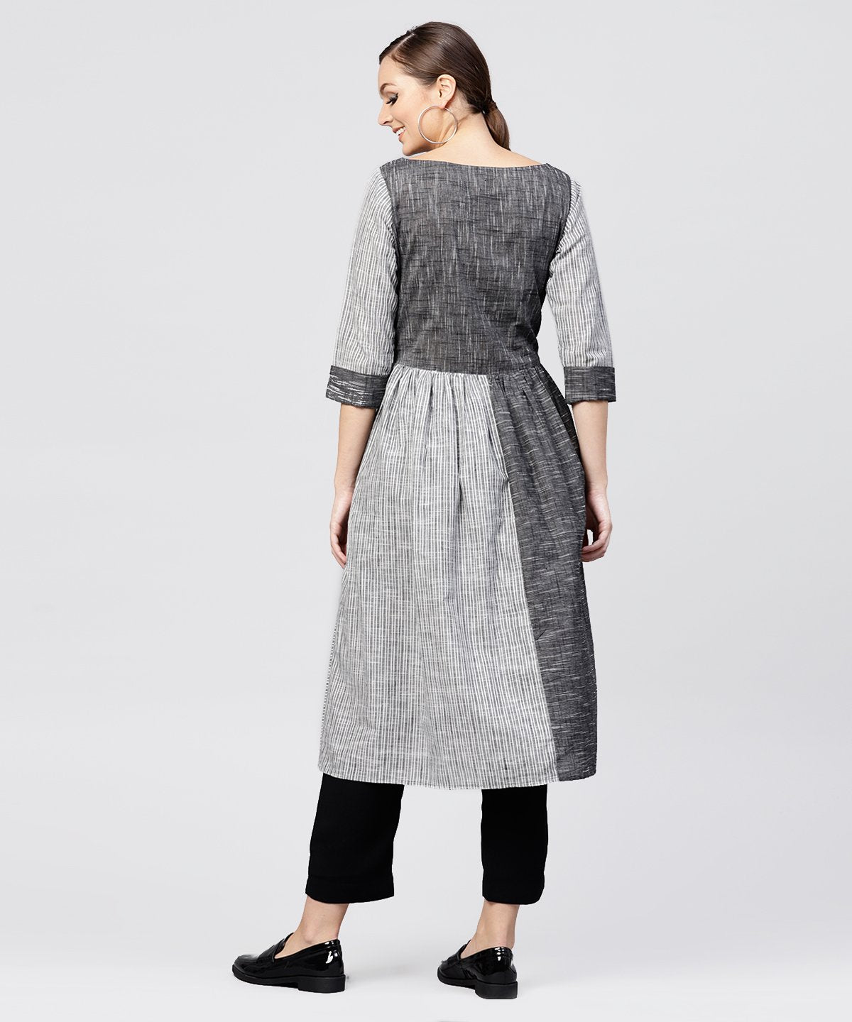 Women's Grey Stripes Claff Length Kurta With 3/4 Sleeves - Nayo Clothing