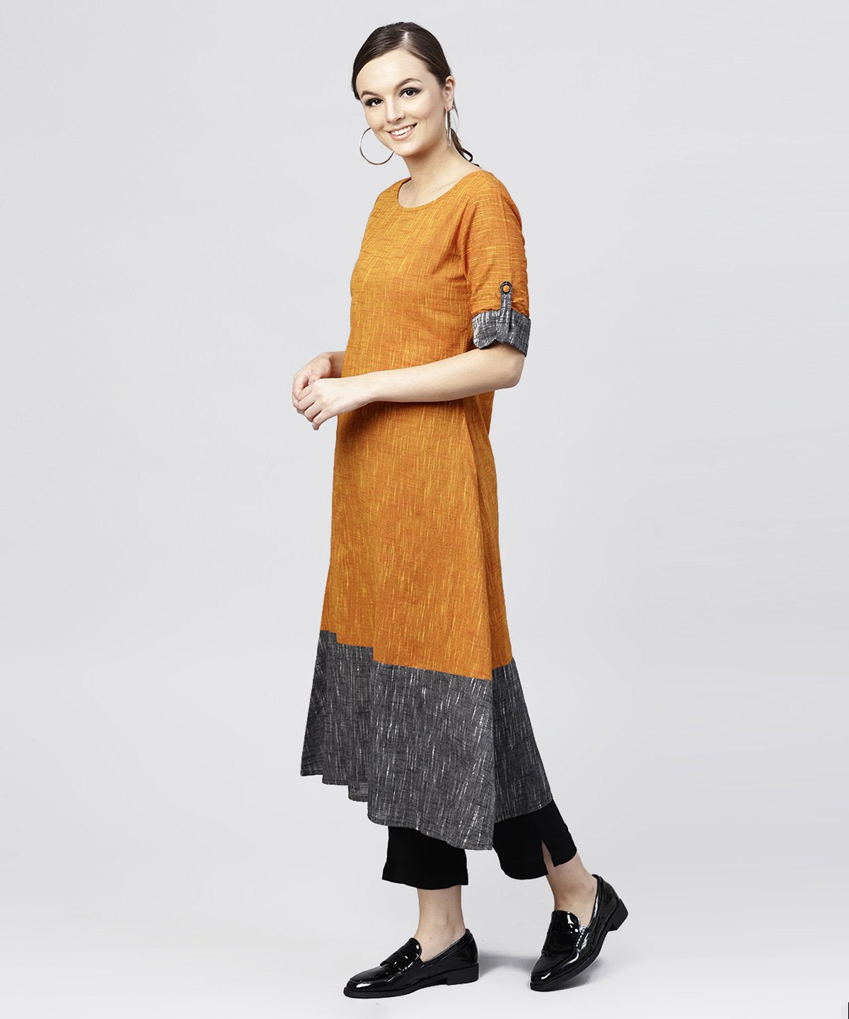 Women's Multi Colored Kurta With Round Neck And 3/4 Sleeves - Nayo Clothing