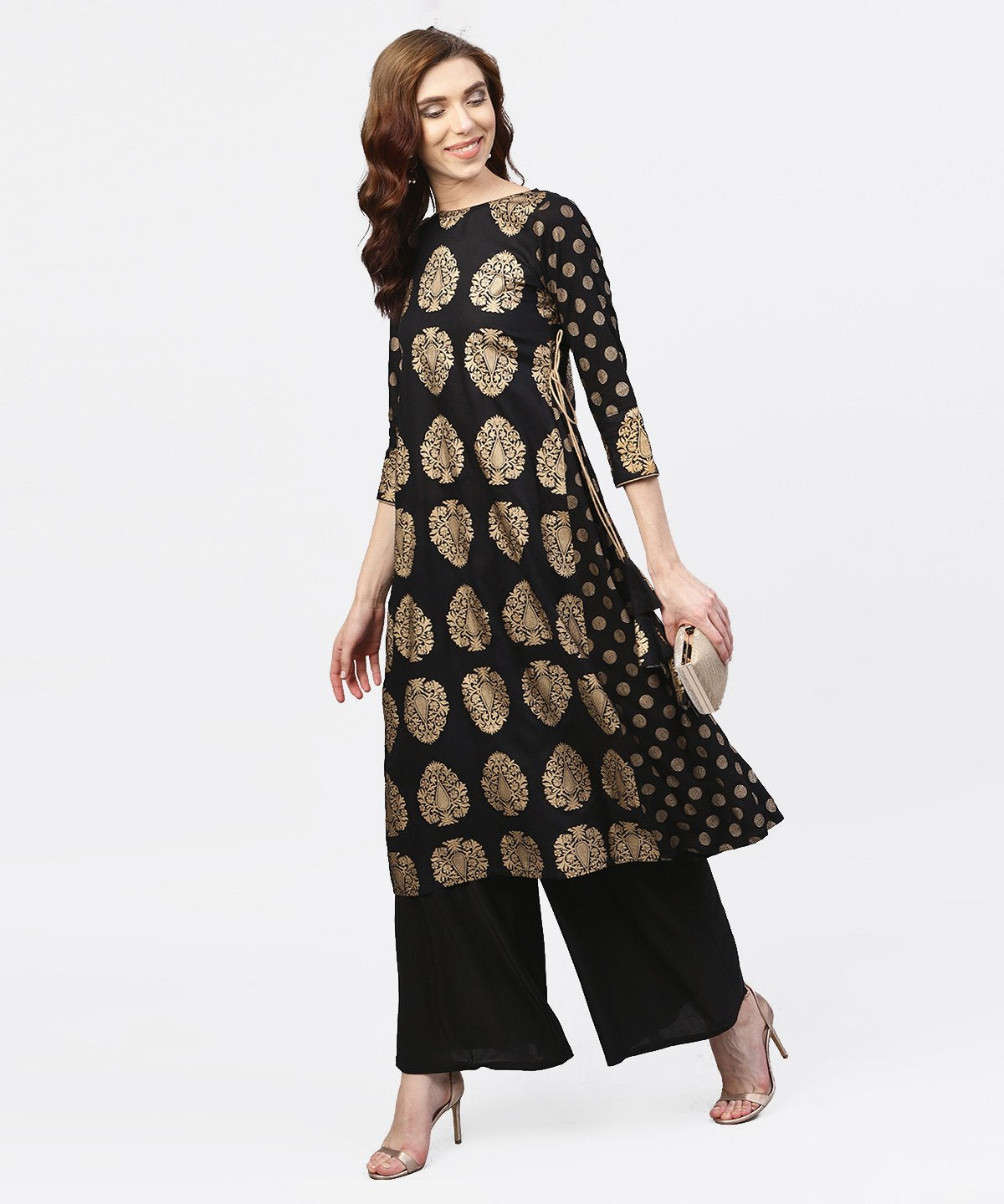 Women's Black And Gold Printed Kurta With Round Neck And Full Sleeves - Nayo Clothing