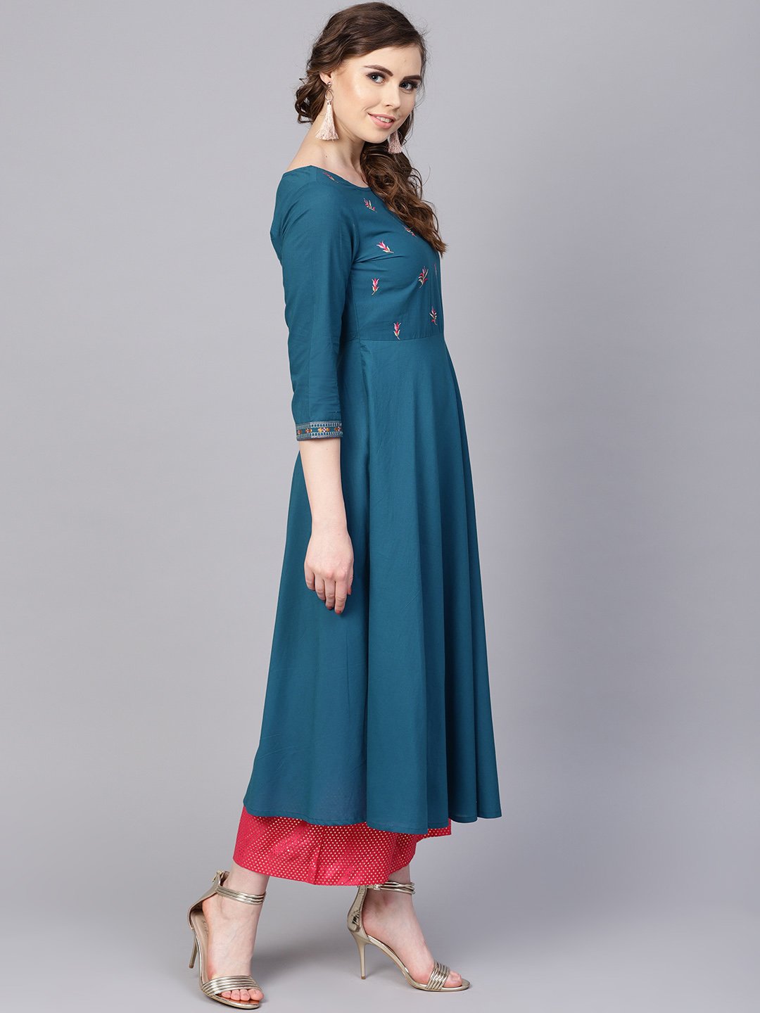 Women's Teal Blue Embroidered Kurta With Round Neck & 3/4 Sleeves - Nayo Clothing