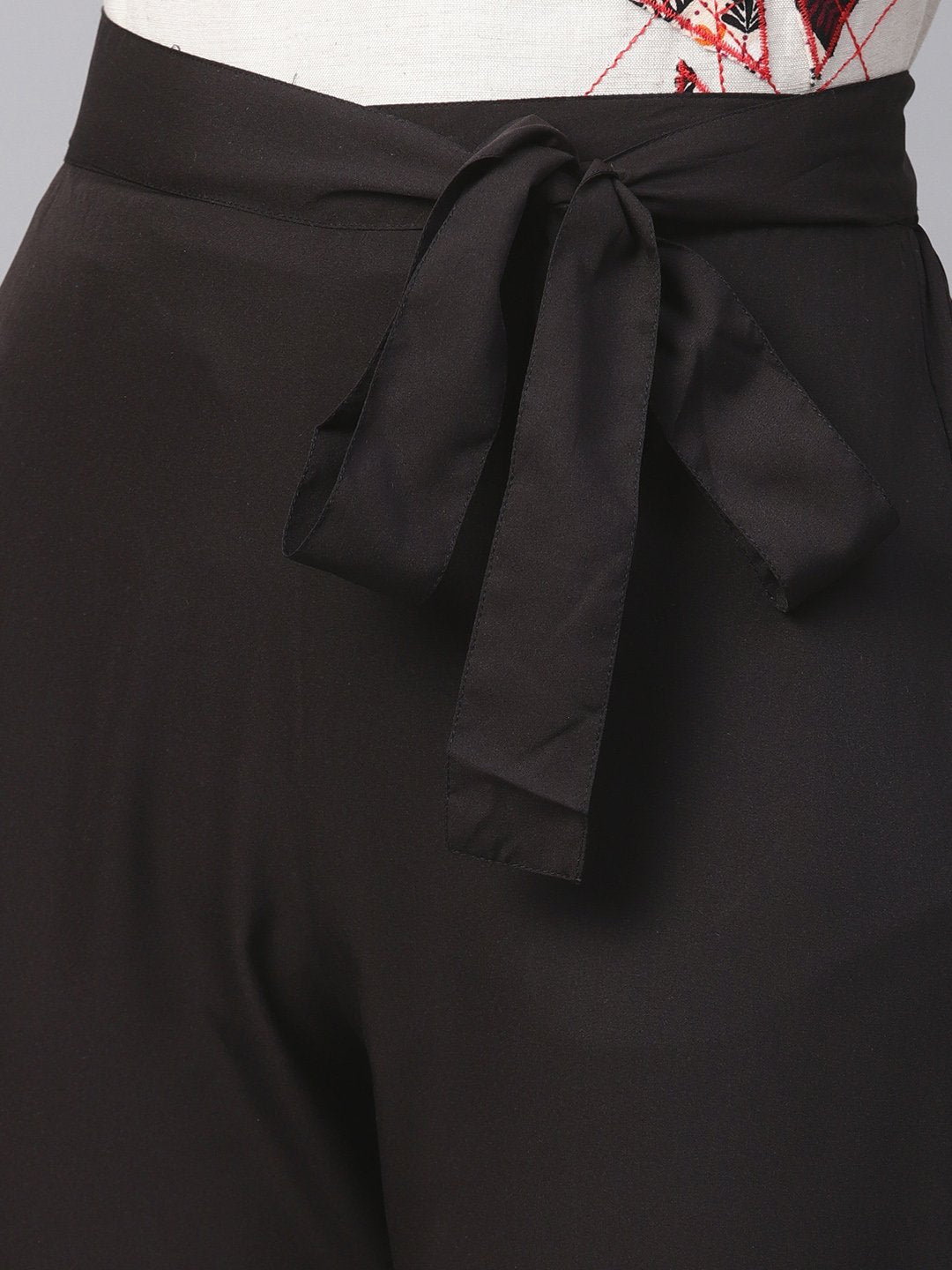 Women's Solid Black Knot Style Capri Pant - Nayo Clothing