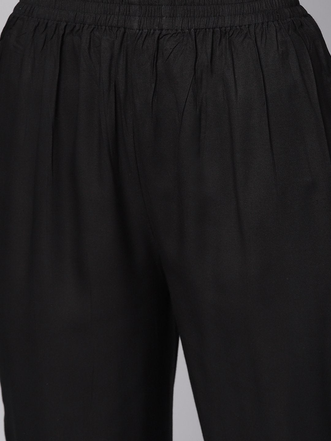 Women's Black & White Floral Printed Kurta Set With Pants - Nayo Clothing